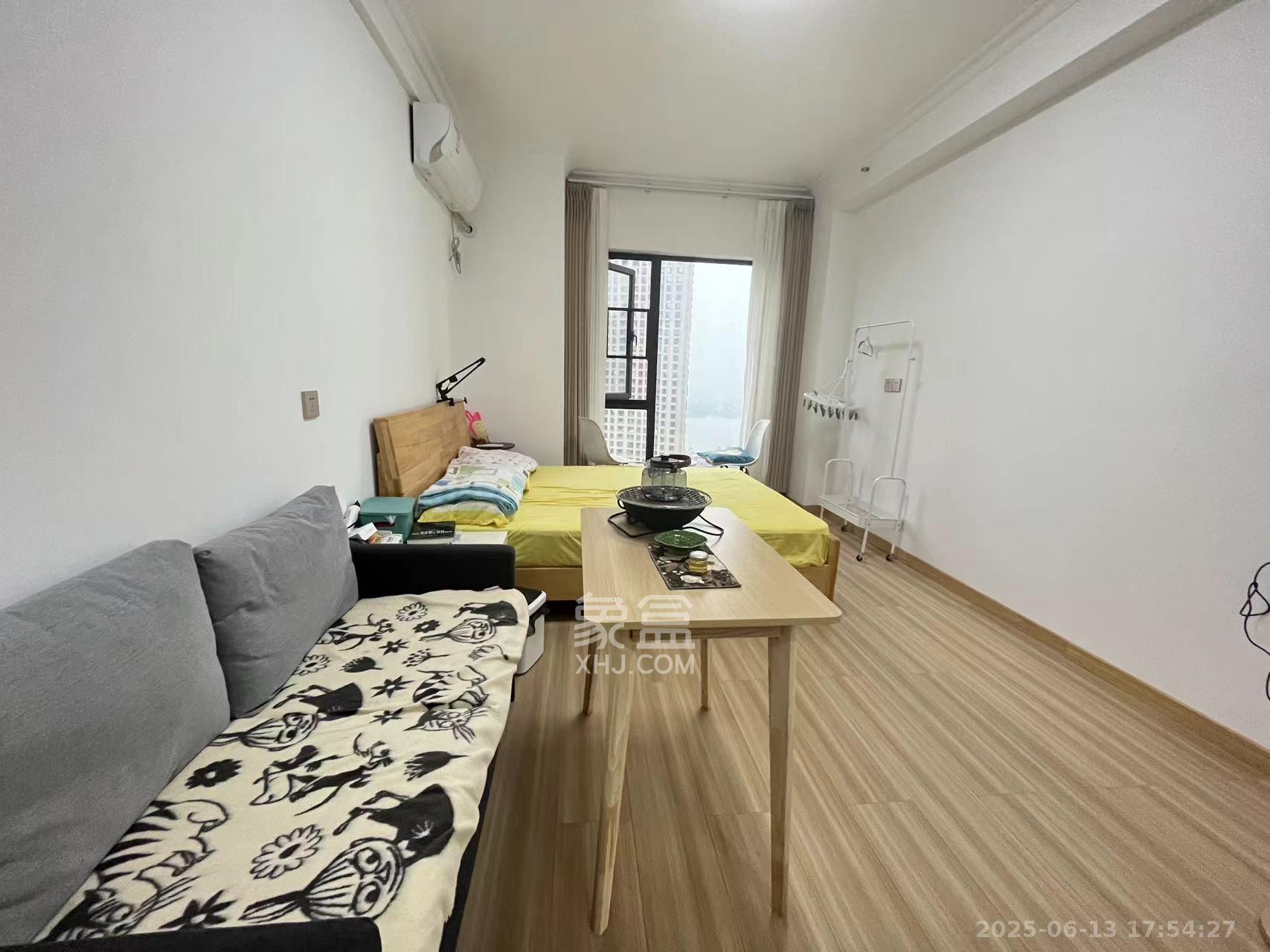 卓越江岸  1室1厅1卫    1800.0元/月 卓越江岸  1室1厅1卫    1800.0元/月室内图