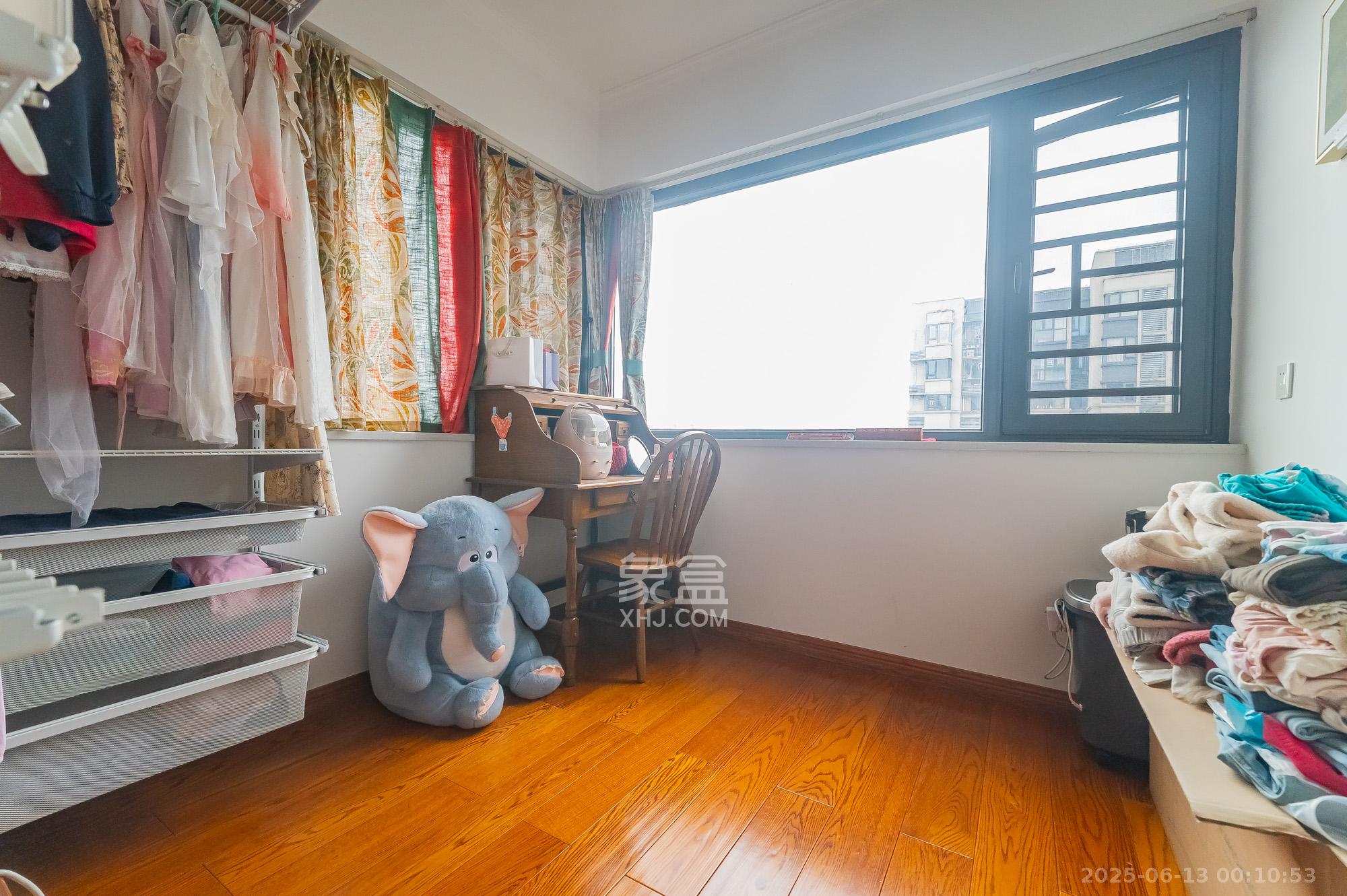 中建悦和城  1室2厅2卫    129.8万 中建悦和城  1室2厅2卫    129.8万卧室