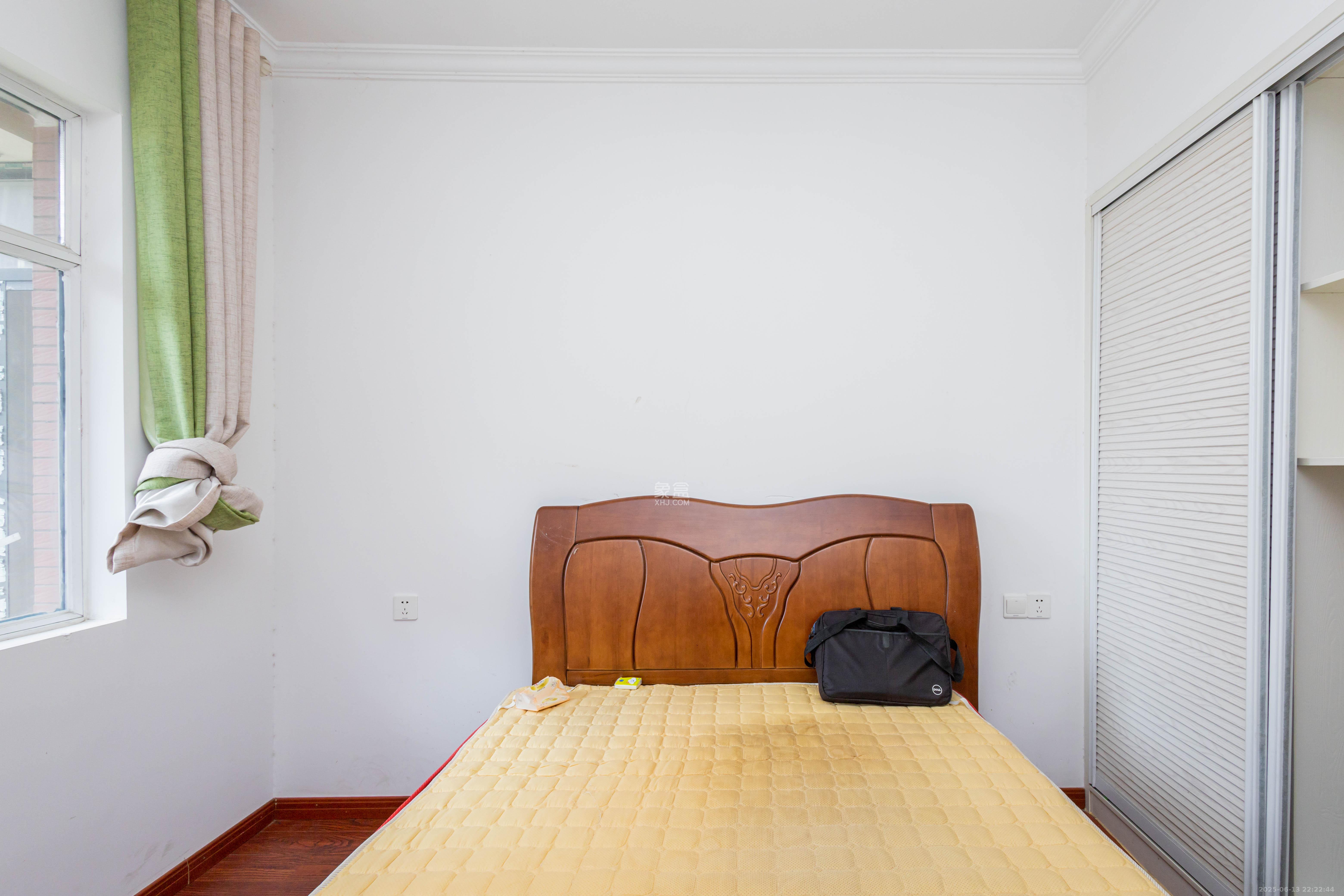 新蕾品阁居 4室2厅1卫 65.8万 新蕾品阁居 4室2厅1卫 65.8万卧室