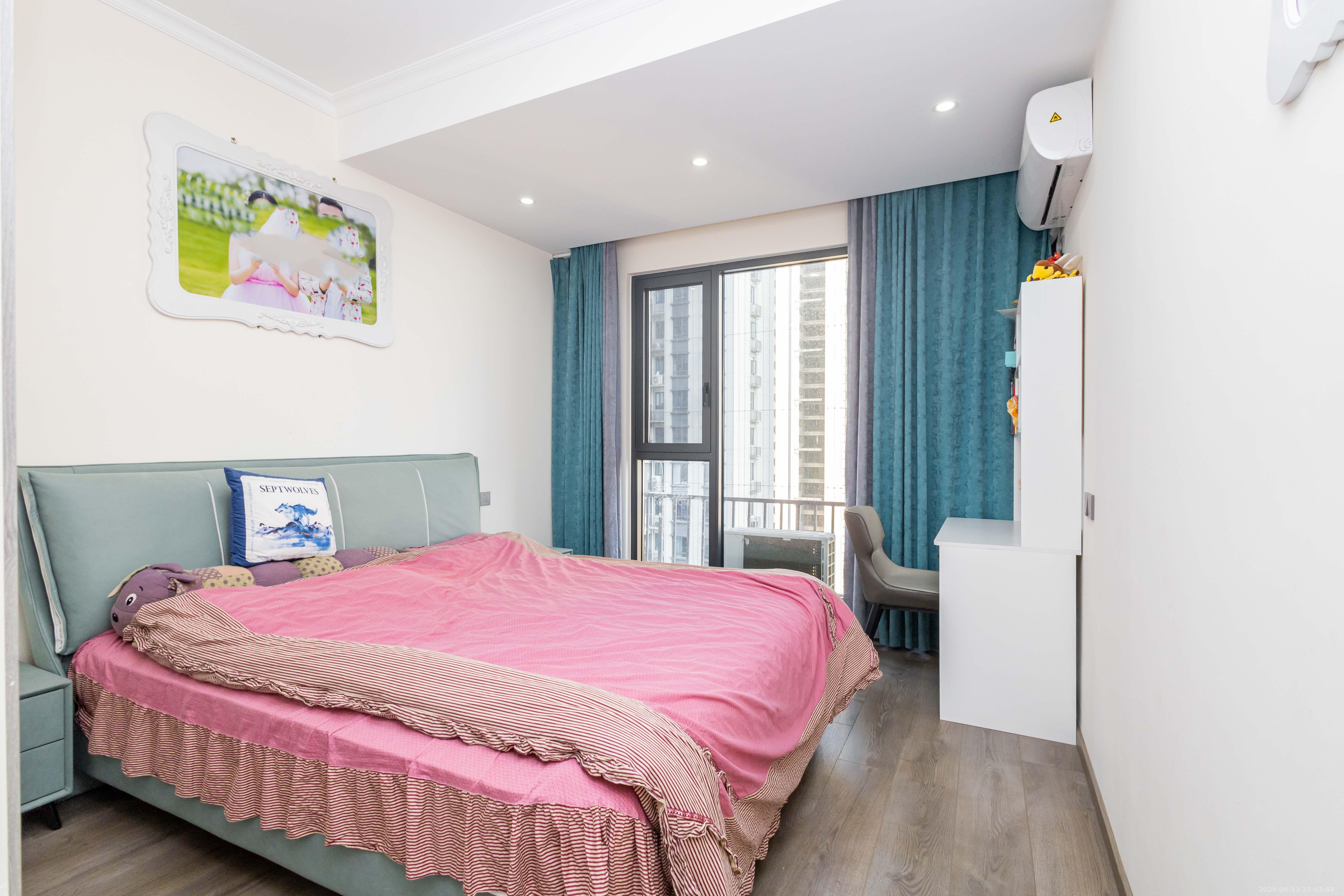 旭辉汇樾城  3室2厅1卫    105.0万卧室