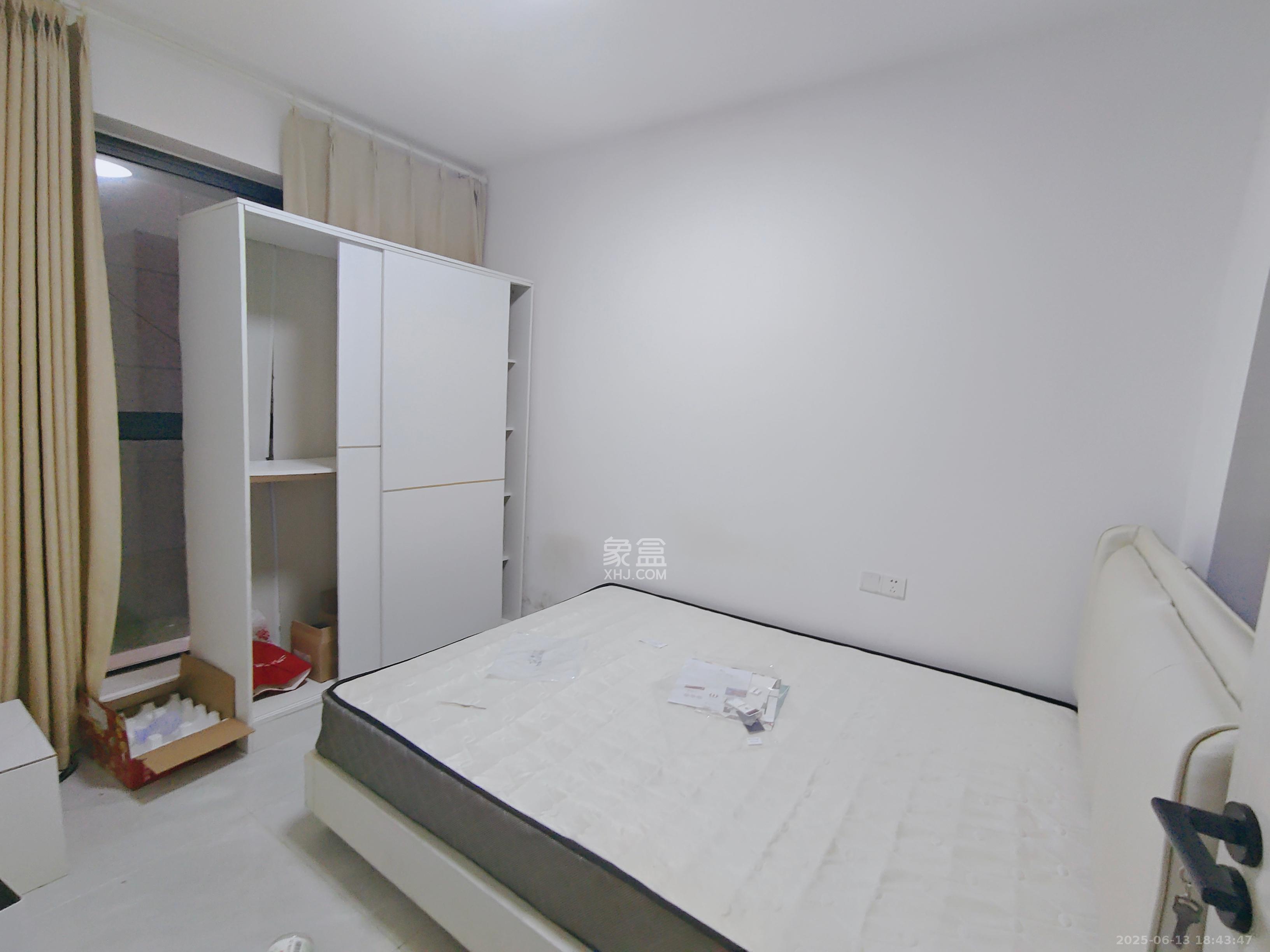 半山壹号 3室2厅2卫 2500.0元/月 半山壹号 3室2厅2卫 2500.0元/月室内图