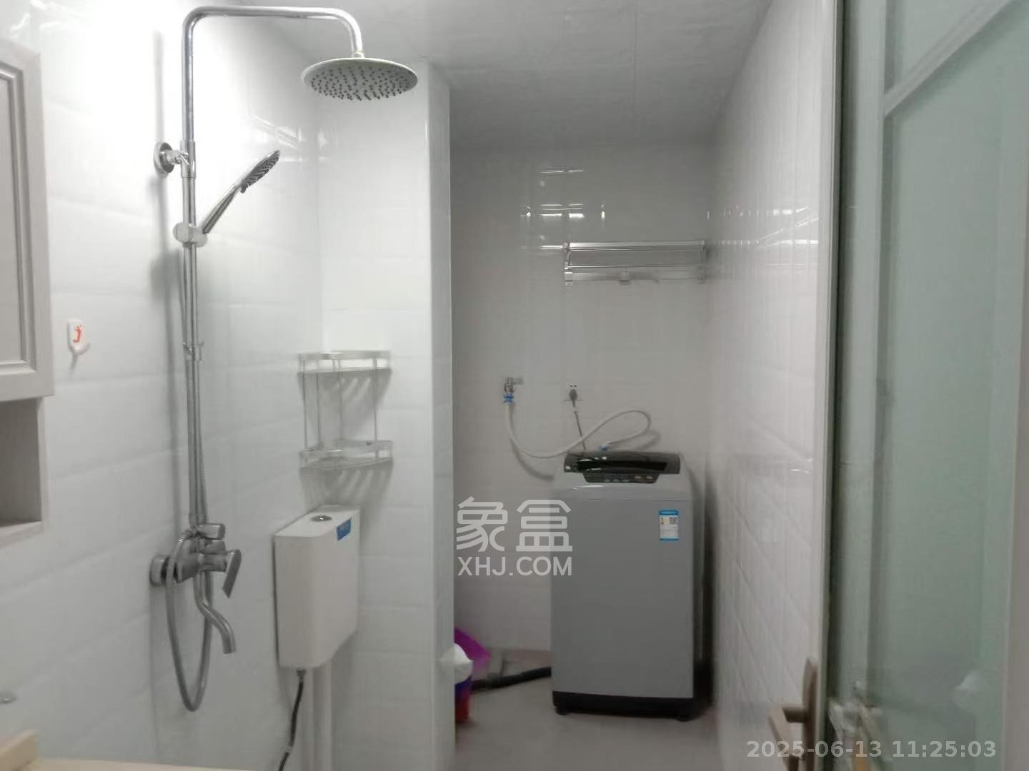 青春里小区 2室2厅1卫 1380.0元/月 青春里小区 2室2厅1卫 1380.0元/月室内图