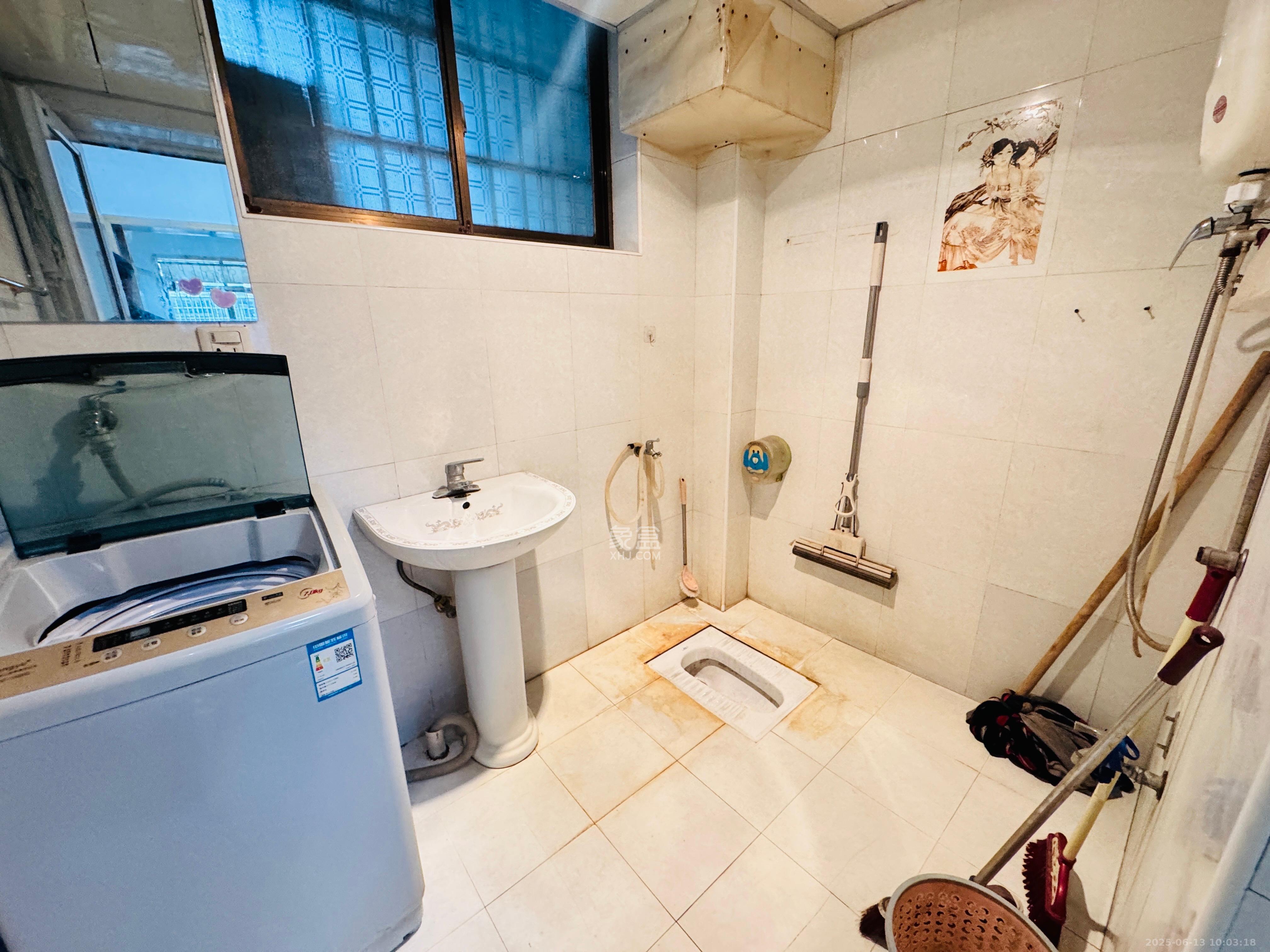 向家湾社区(含富湘公寓) 2室1厅1卫 2100.0元/月 向家湾社区(含富湘公寓) 2室1厅1卫 2100.0元/月室内图