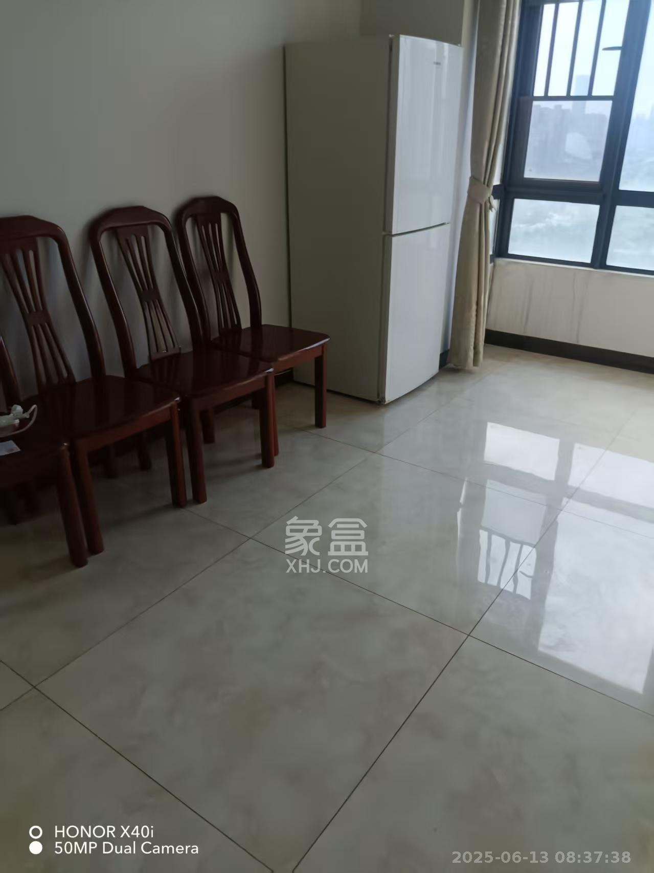 金轮星光名座 1室2厅1卫 2200.0元/月 金轮星光名座 1室2厅1卫 2200.0元/月室内图