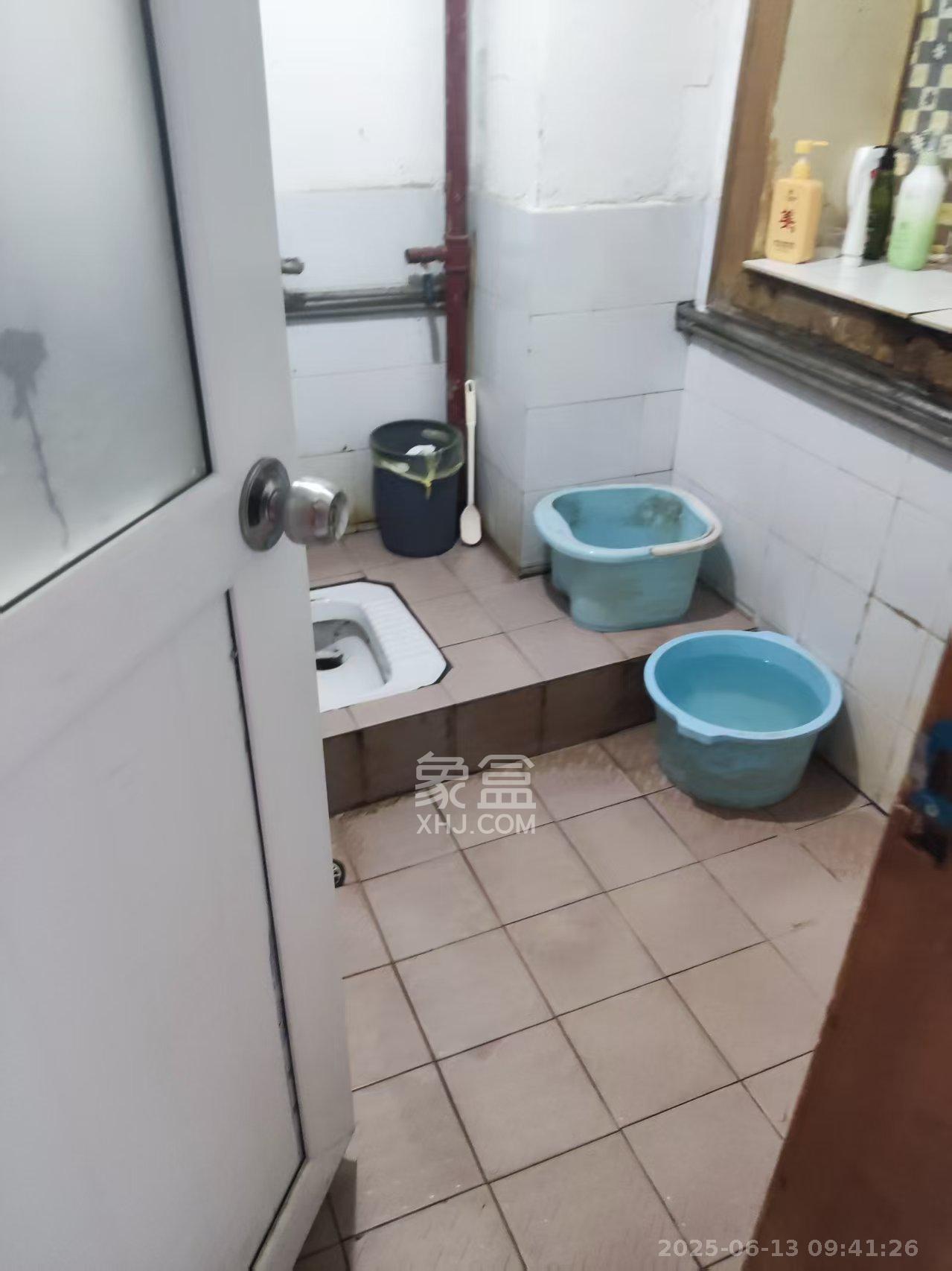 文华商住楼  1室1厅1卫   750.00元/月室内图