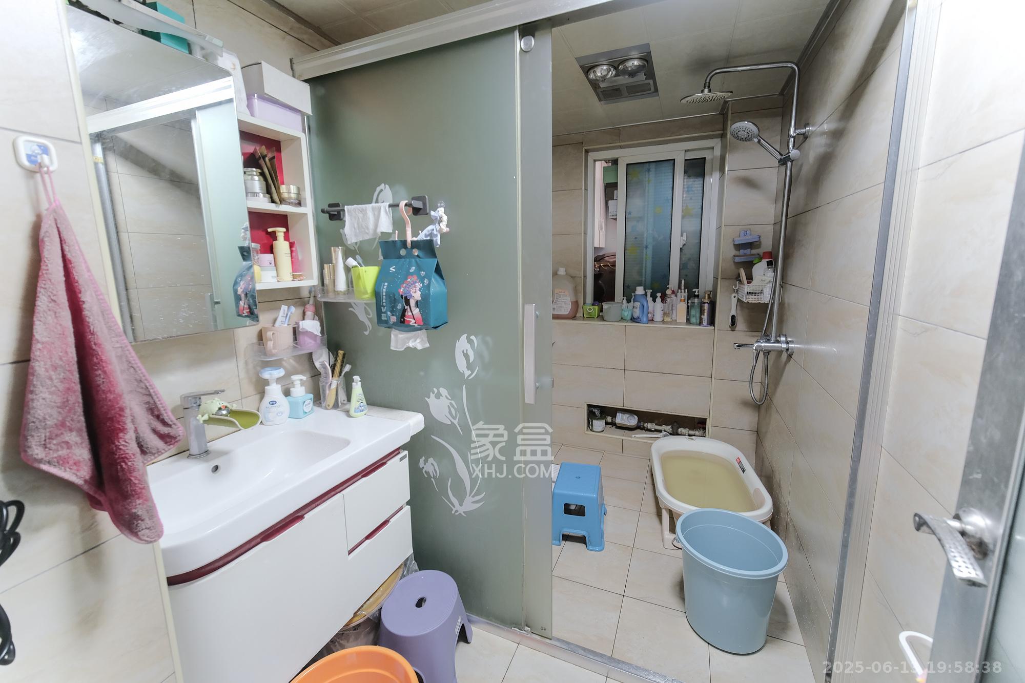 山水湾  3室2厅2卫    95.0万 山水湾  3室2厅2卫    95.0万卫生间