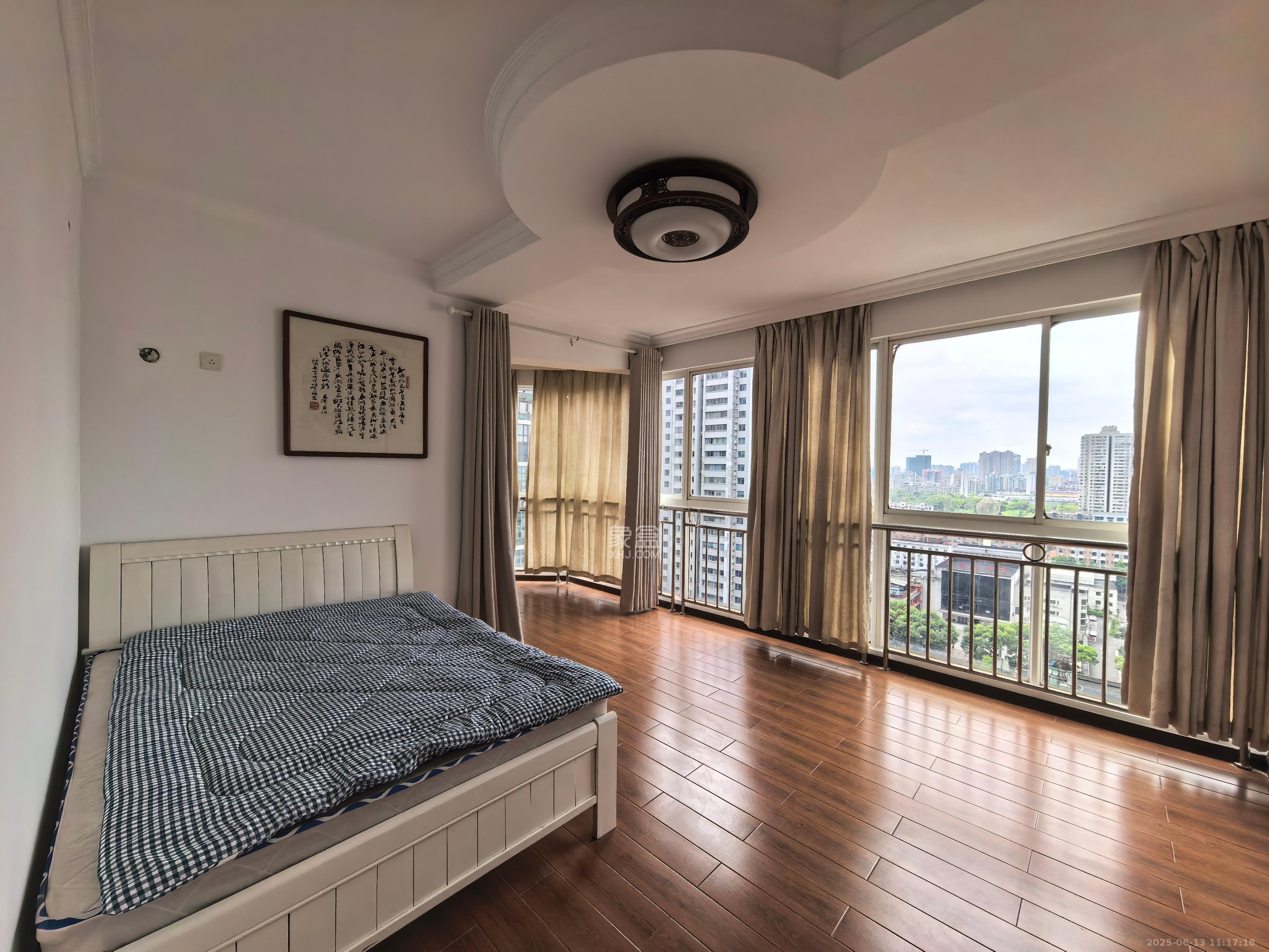 新楚天扶华庭 4室2厅2卫 3500.0元/月 新楚天扶华庭 4室2厅2卫 3500.0元/月室内图