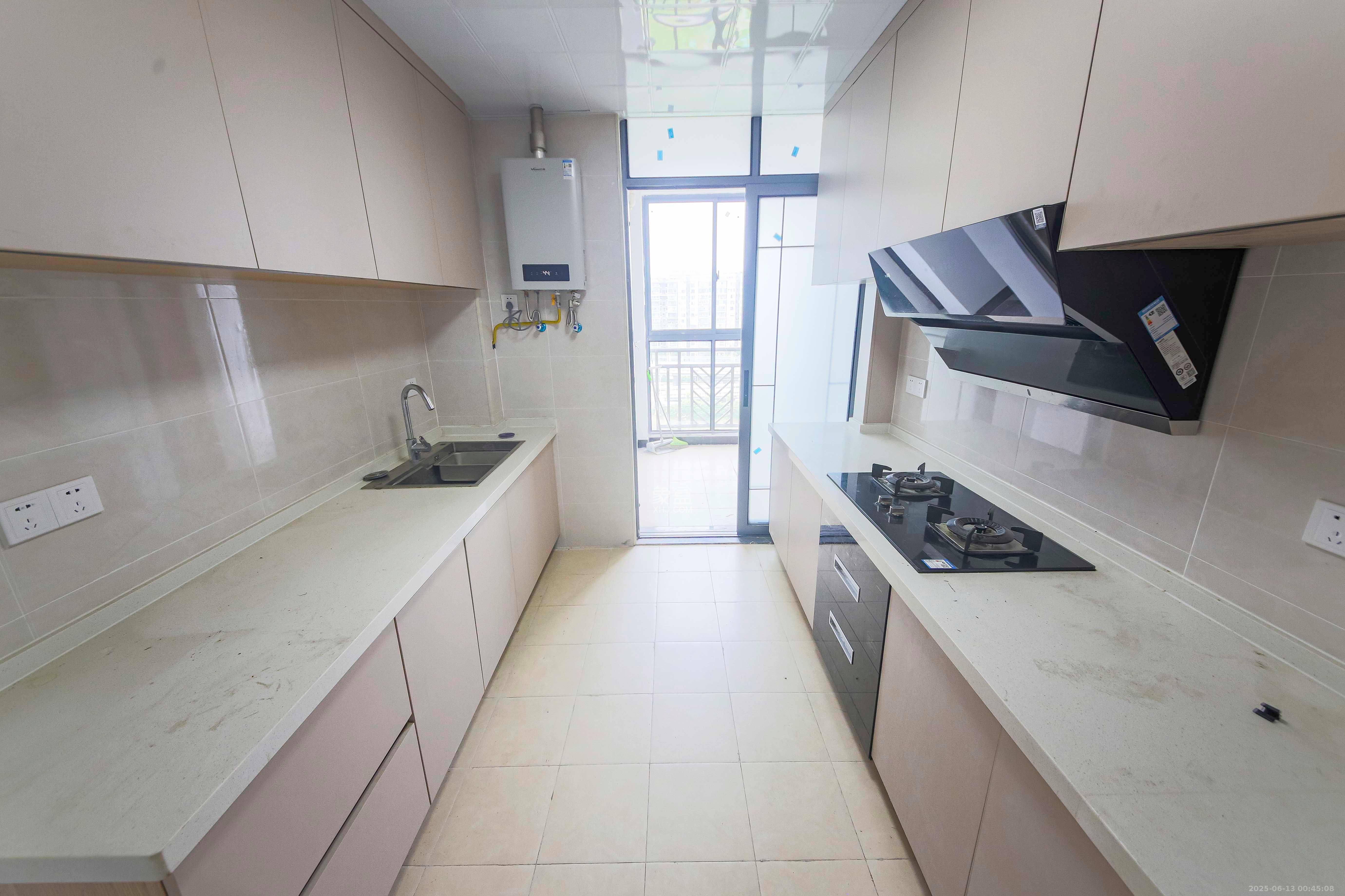 奥林匹克花园  3室2厅2卫    122.0万 奥林匹克花园  3室2厅2卫    122.0万厨房