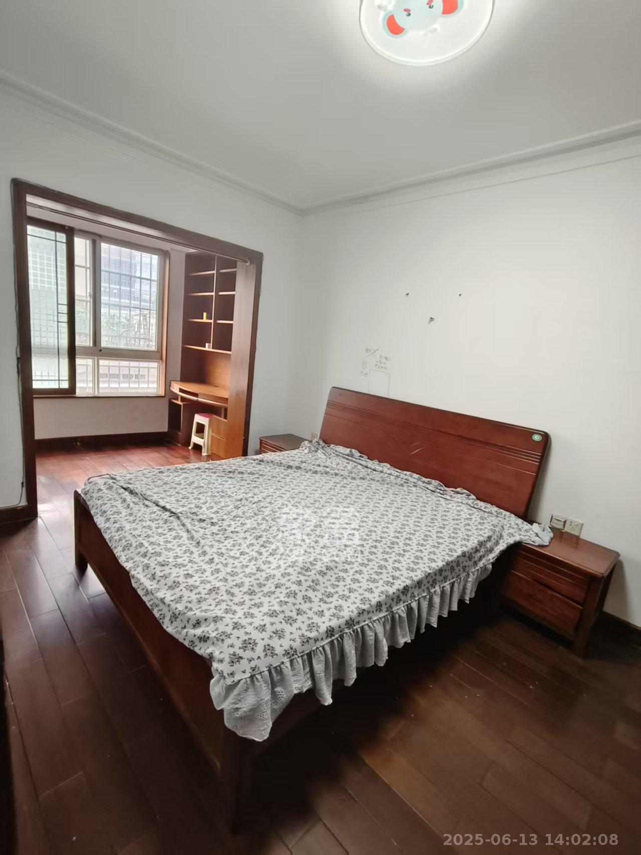 长勘小区  3室1厅1卫   2800.00元/月室内图