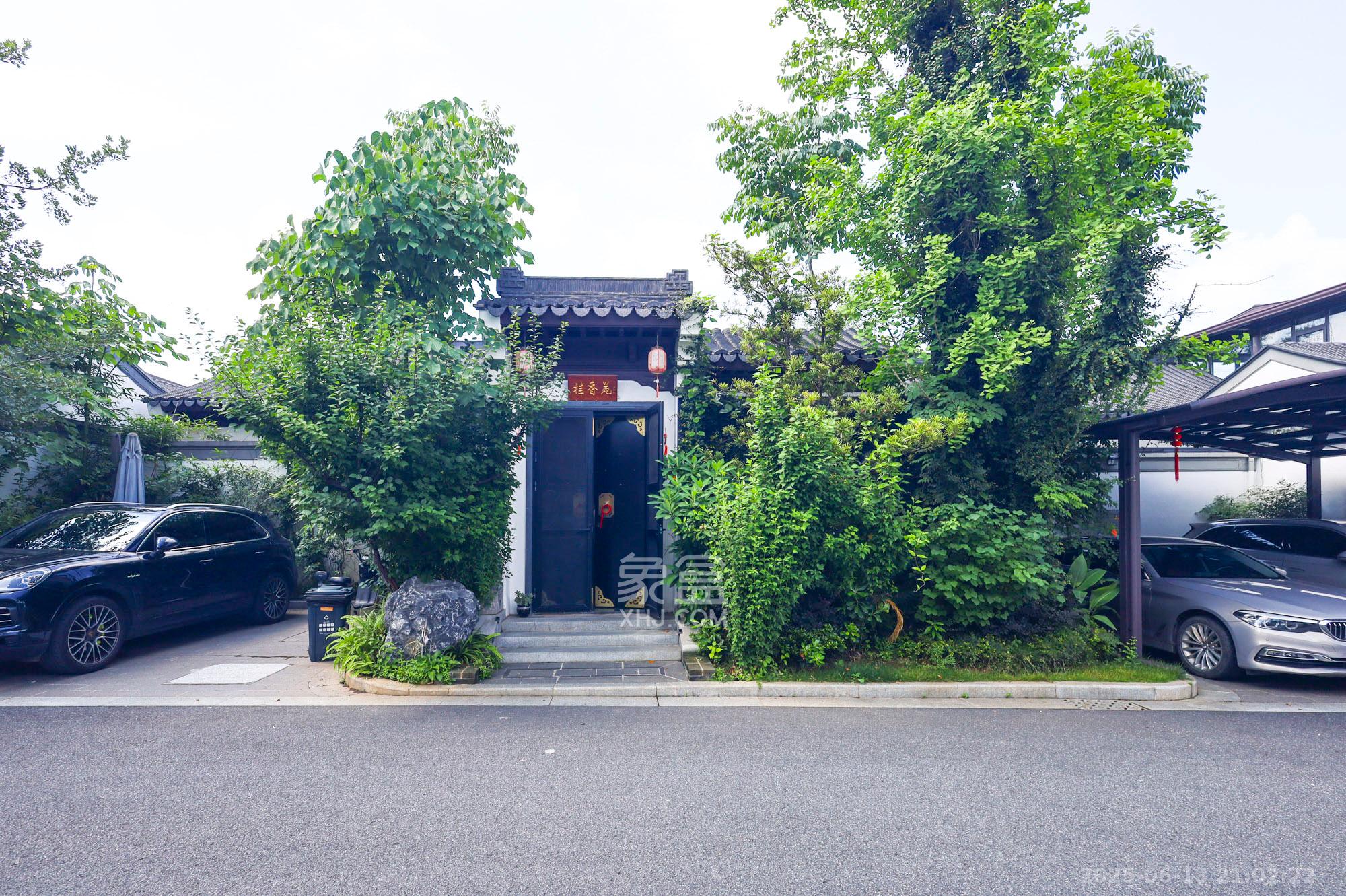 绿城青竹园  4室2厅2卫   320.00万其他