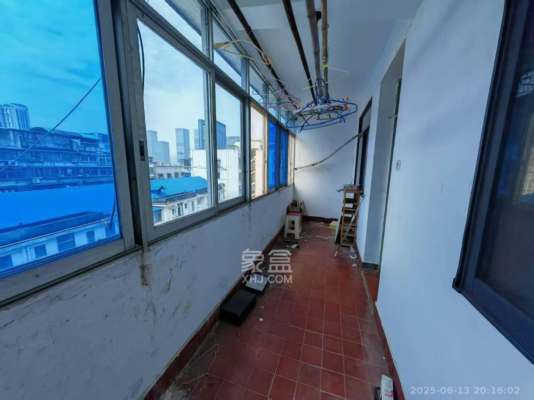 学宫街散盘  3室1厅1卫    1580.0元/月室内图