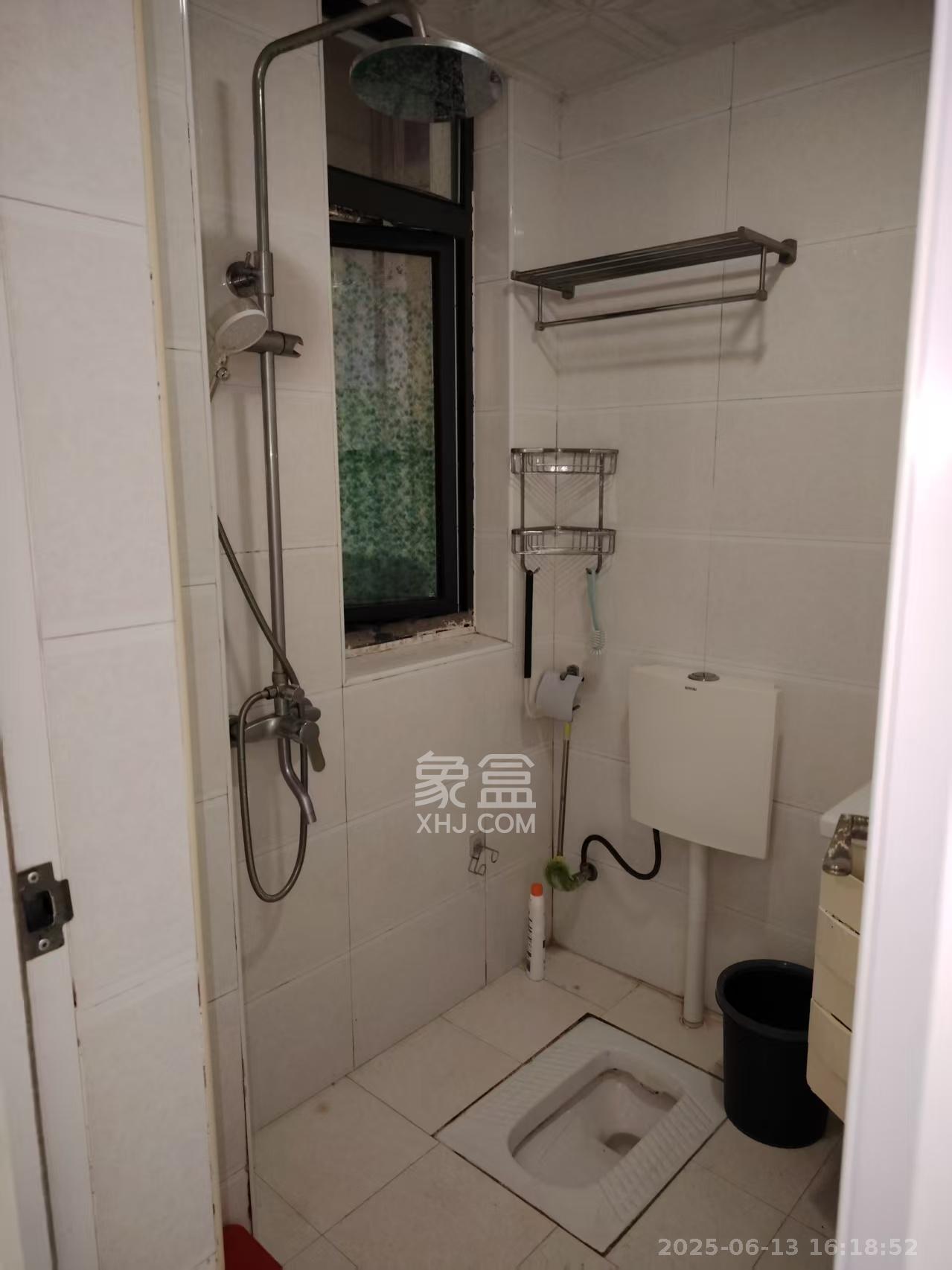 中建芙蓉工社  2室1厅1卫   1700.00元/月室内图