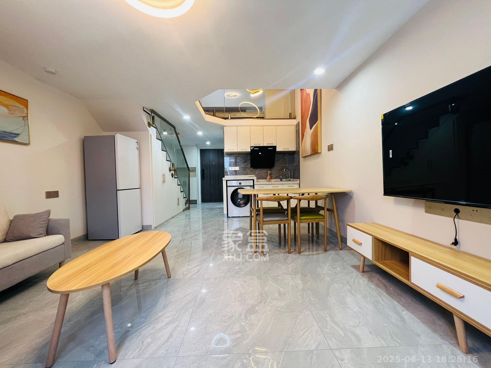 龙湖新壹城  1室1厅1卫    2300.0元/月 龙湖新壹城  1室1厅1卫    2300.0元/月室内图