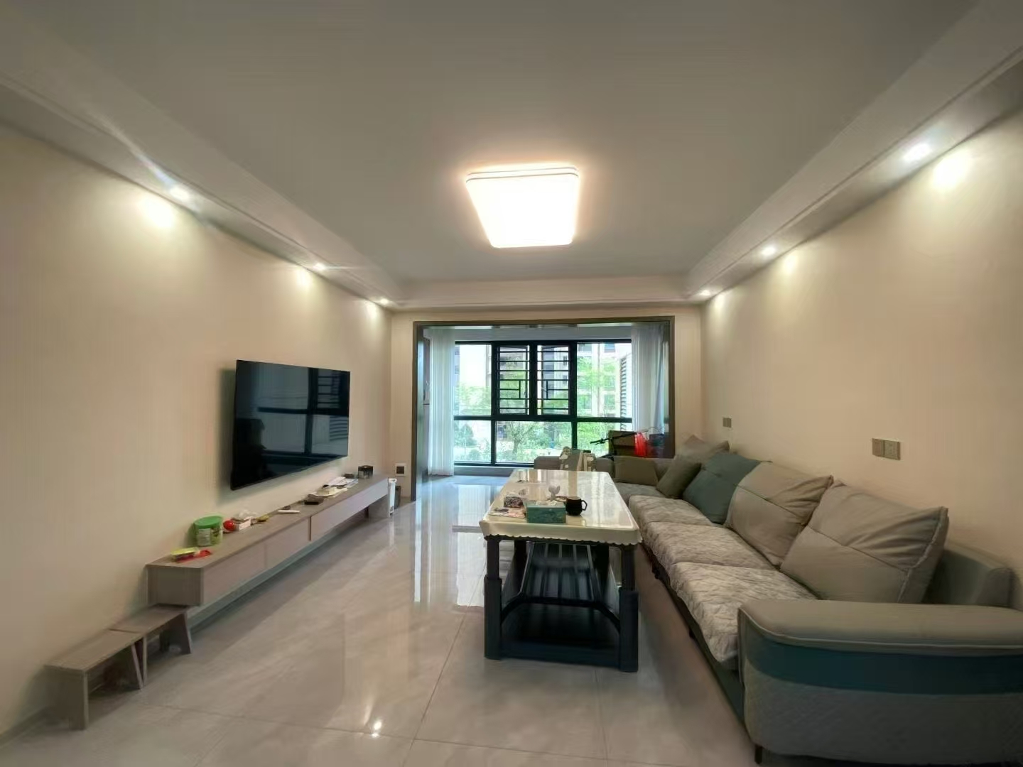 鑫湘悦璟台 1室0厅0卫 79.0万 鑫湘悦璟台 1室0厅0卫 79.0万客厅