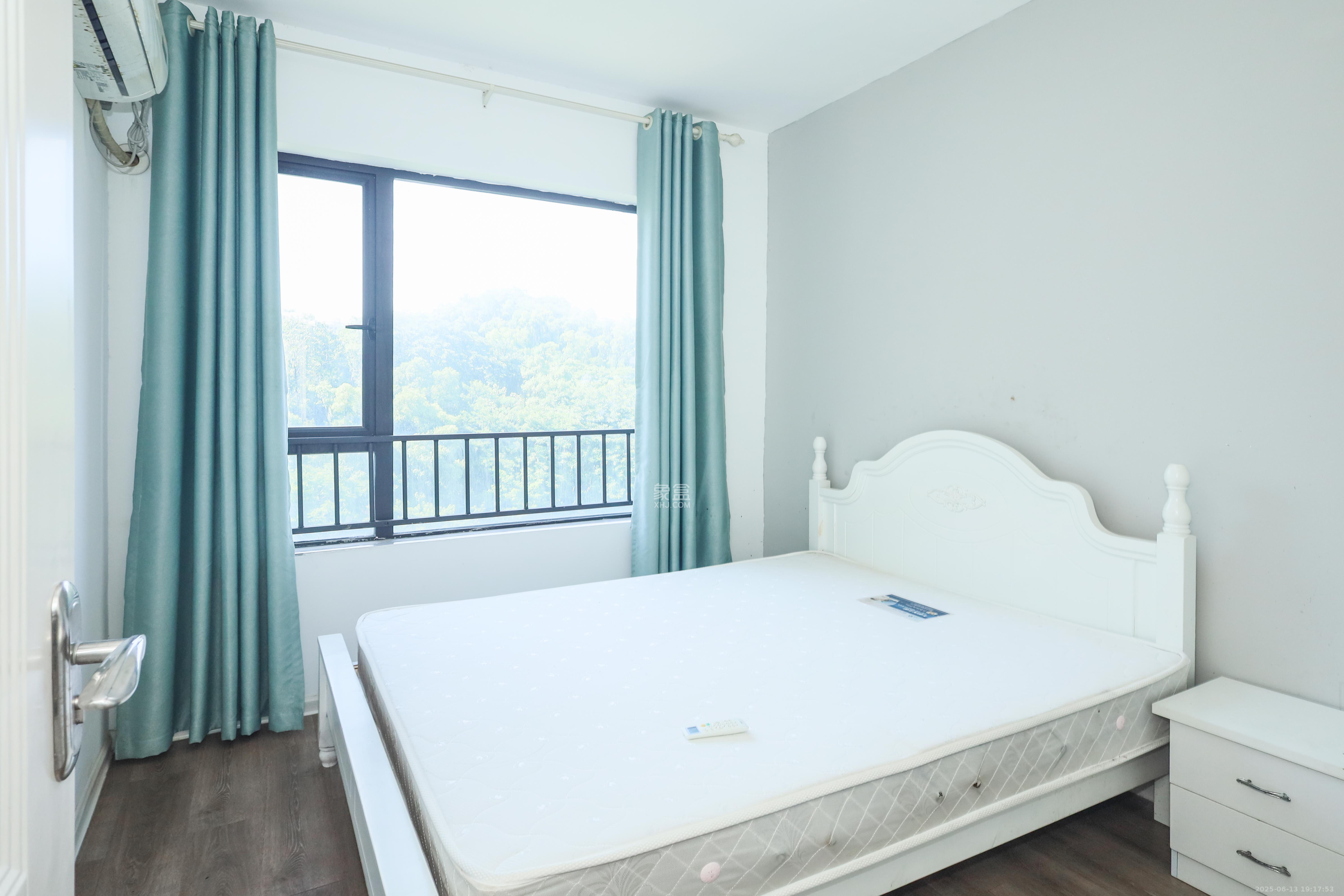 惠天然梅岭国际 4室2厅2卫 176.0万 惠天然梅岭国际 4室2厅2卫 176.0万卧室