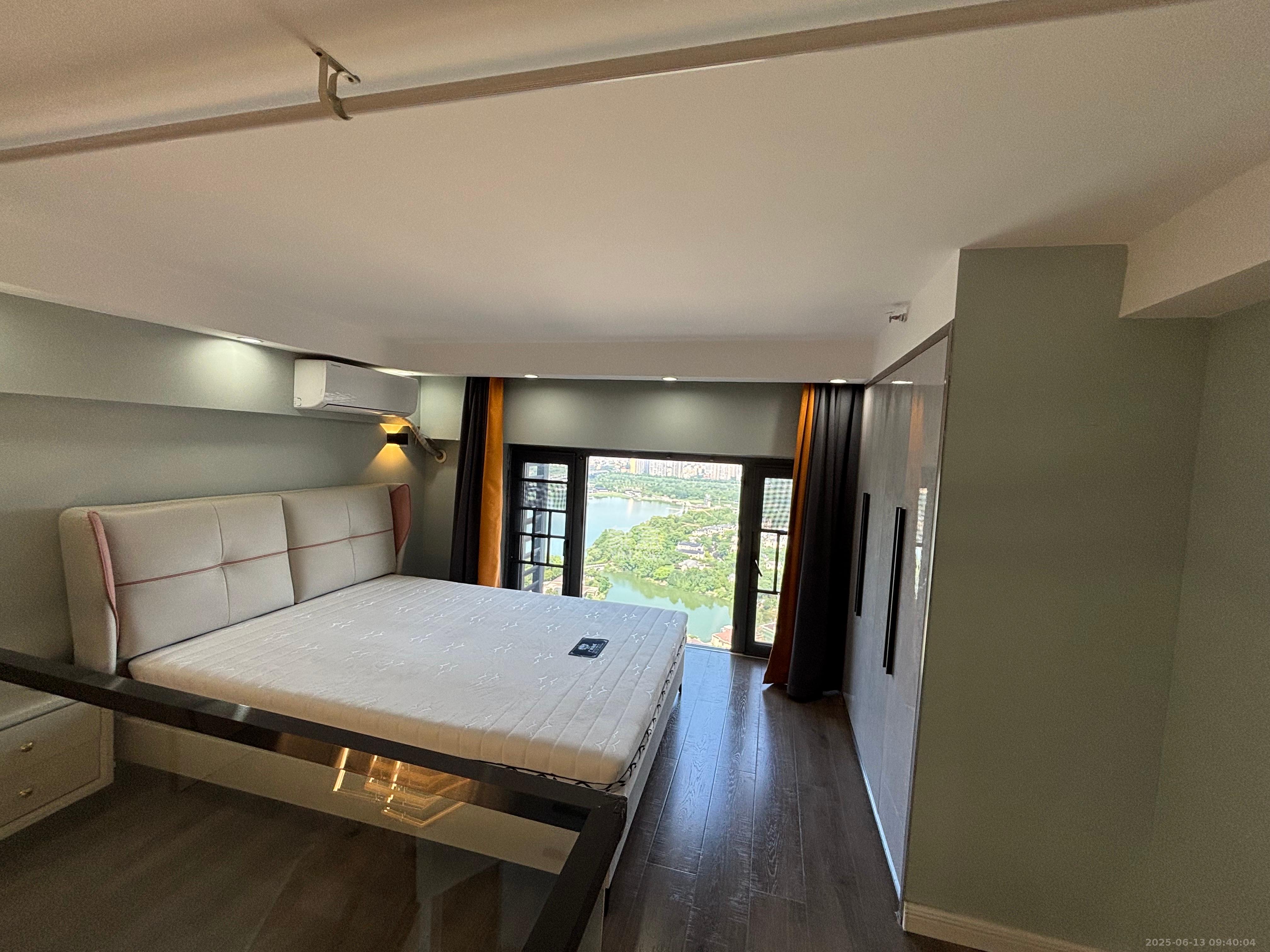 藏珑湖上公馆 2室1厅1卫 2700.0元/月 藏珑湖上公馆 2室1厅1卫 2700.0元/月室内图