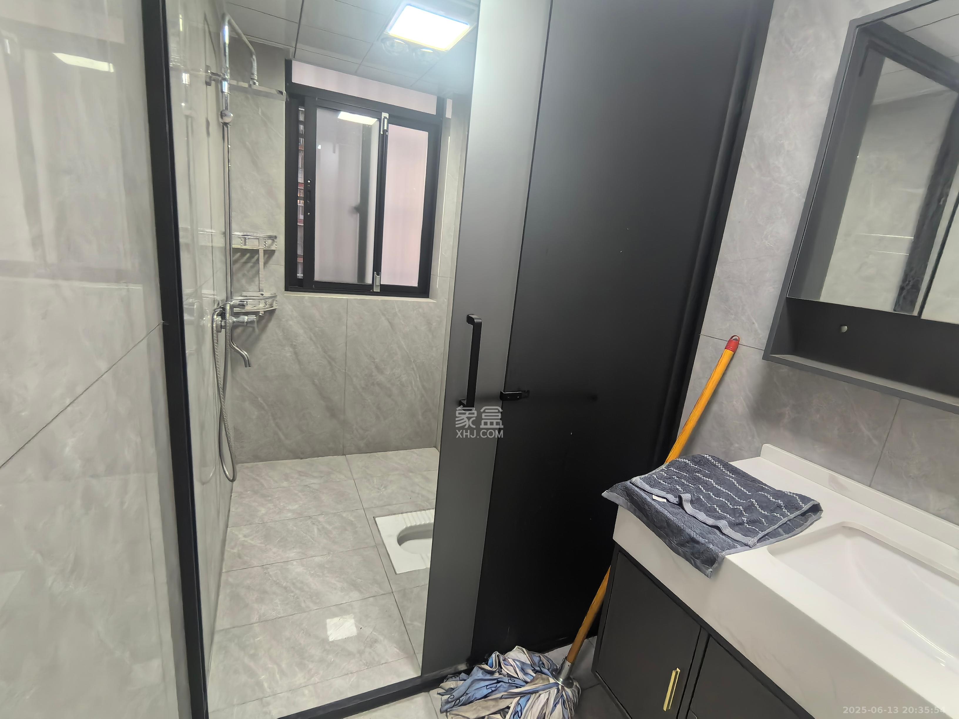 凯富南方鑫城 4室2厅2卫 3500.0元/月 凯富南方鑫城 4室2厅2卫 3500.0元/月室内图