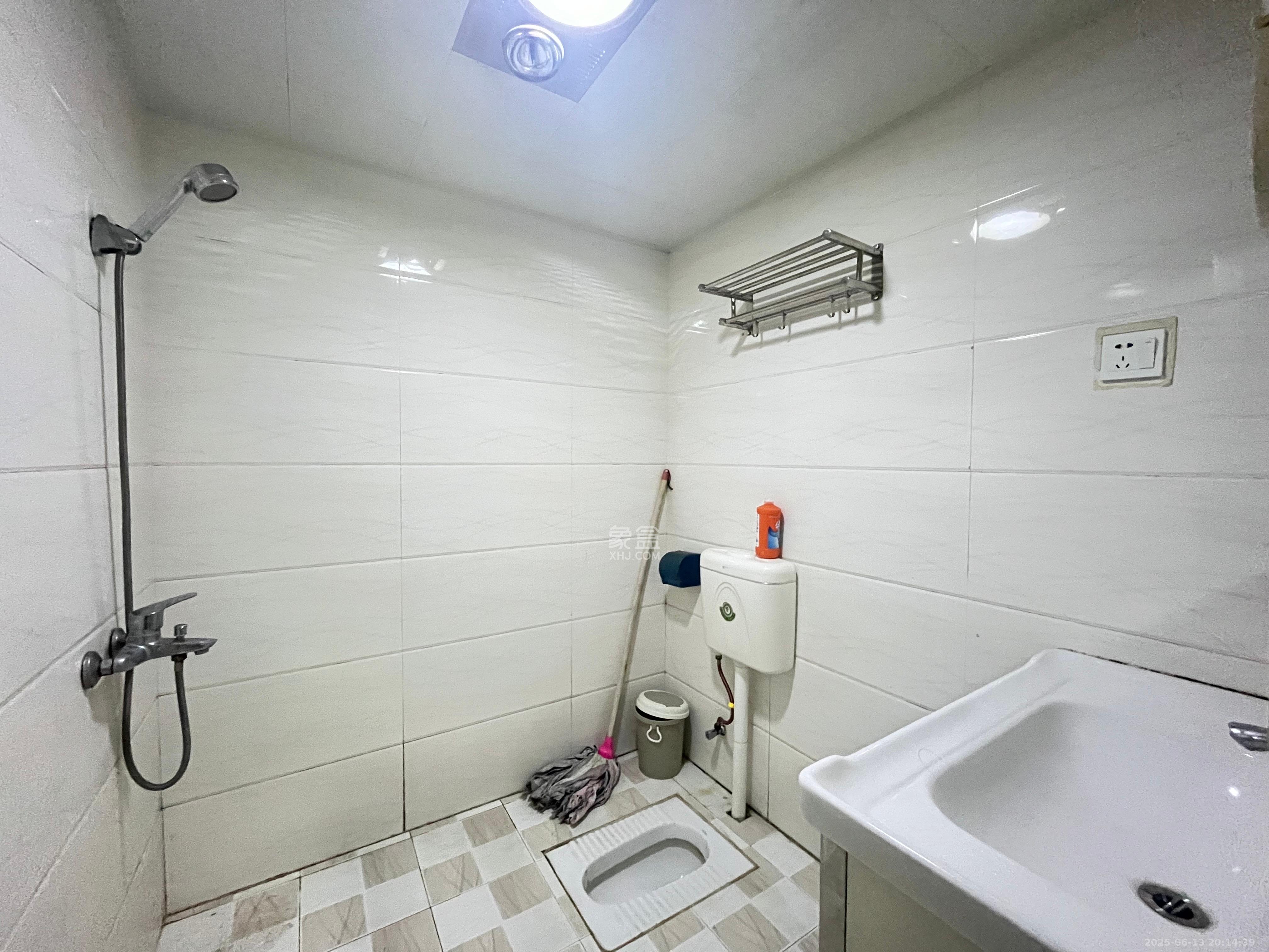 山水湾  1室1厅1卫    1150.0元/月 山水湾  1室1厅1卫    1150.0元/月室内图