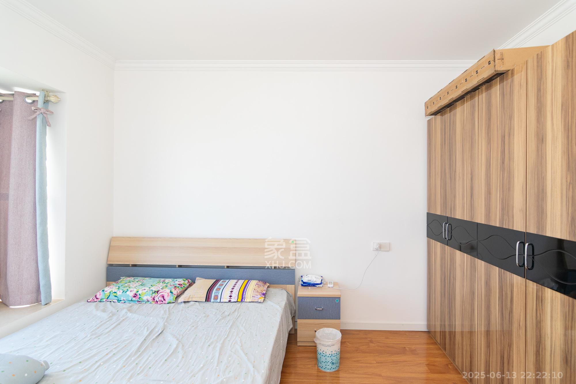 正荣财富中心 3室2厅1卫 68.0万 正荣财富中心 3室2厅1卫 68.0万卧室