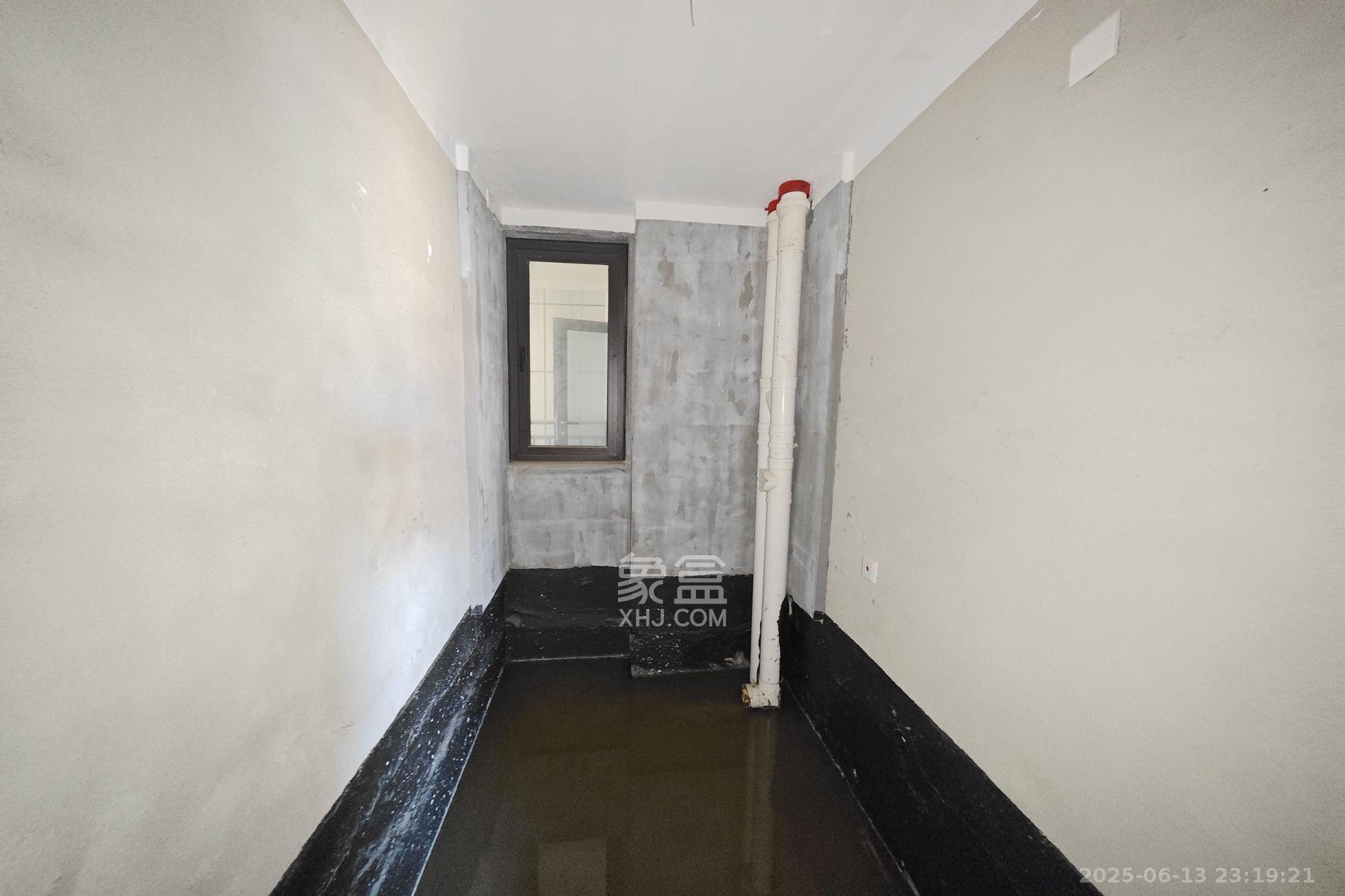 保利大都汇一期、二期  3室2厅2卫    130.0万其他