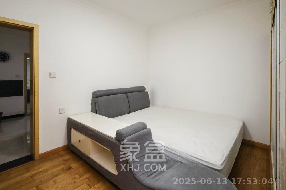 奥克斯广场  3室2厅1卫   2800.00元/月室内图