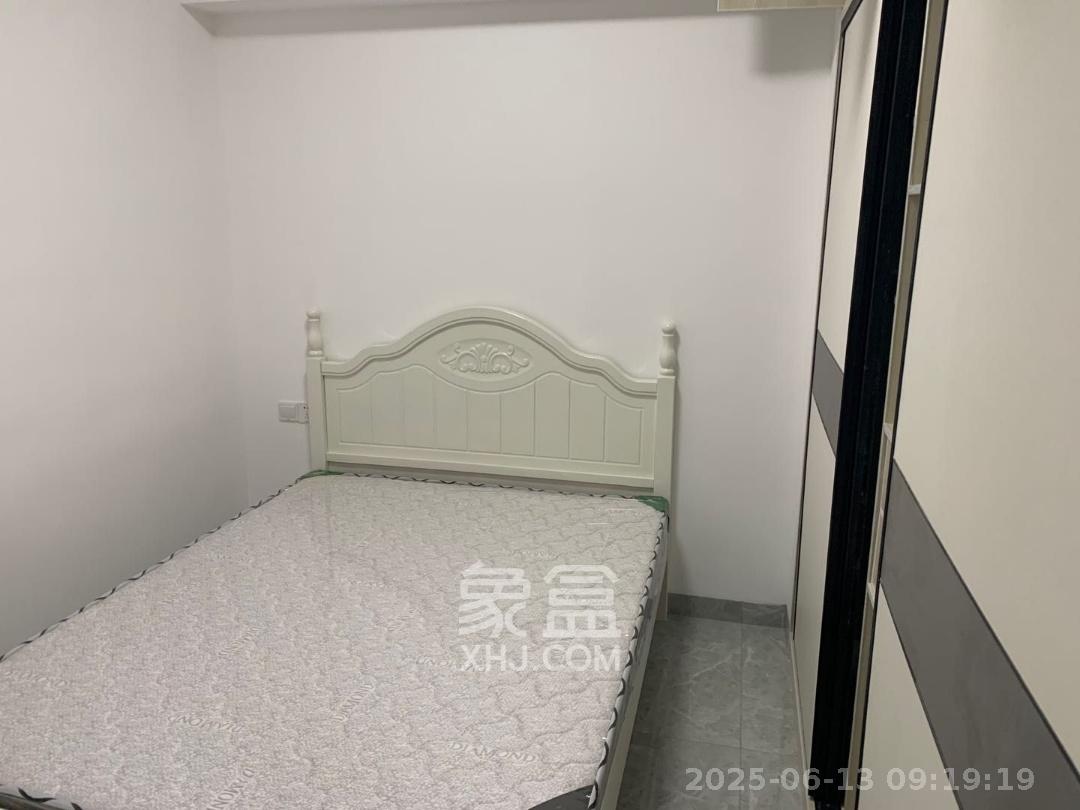 中建芙蓉嘉苑  1室2厅1卫   1200.00元/月室内图
