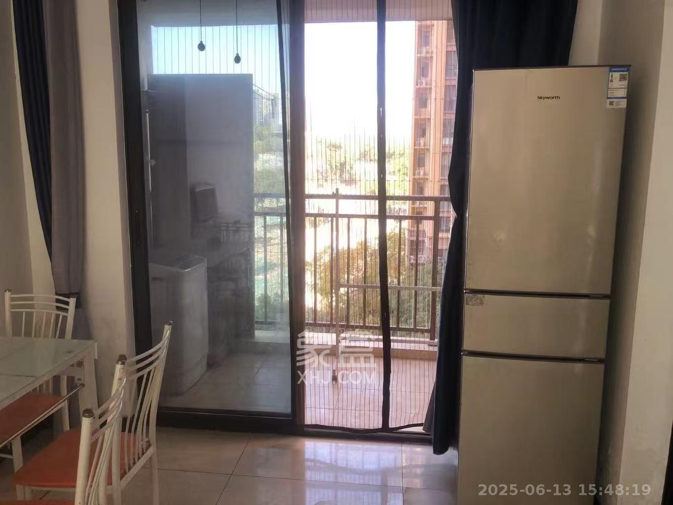 德润小区(丰升德润小区) 3室2厅2卫 2100.0元/月 德润小区(丰升德润小区) 3室2厅2卫 2100.0元/月室内图