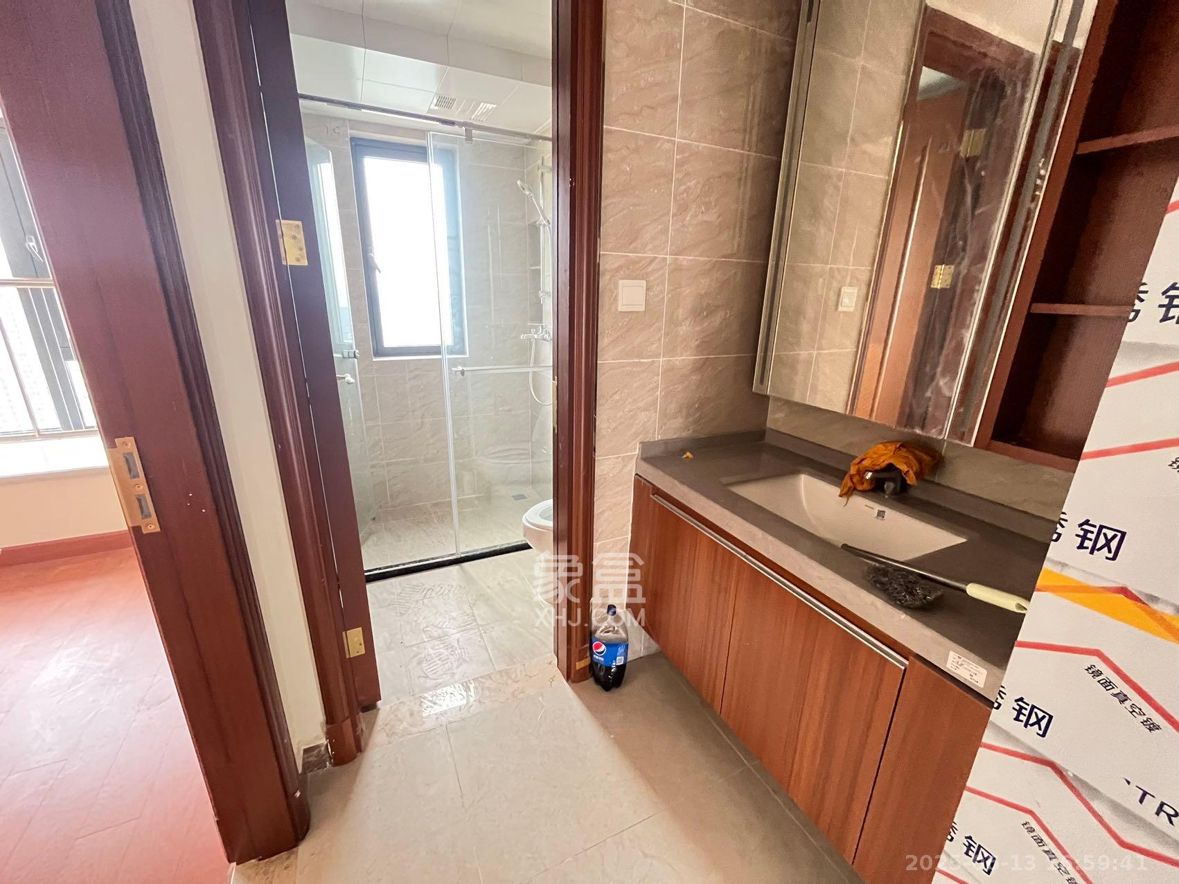 恒大华府 3室2厅2卫 1700.0元/月 恒大华府 3室2厅2卫 1700.0元/月室内图