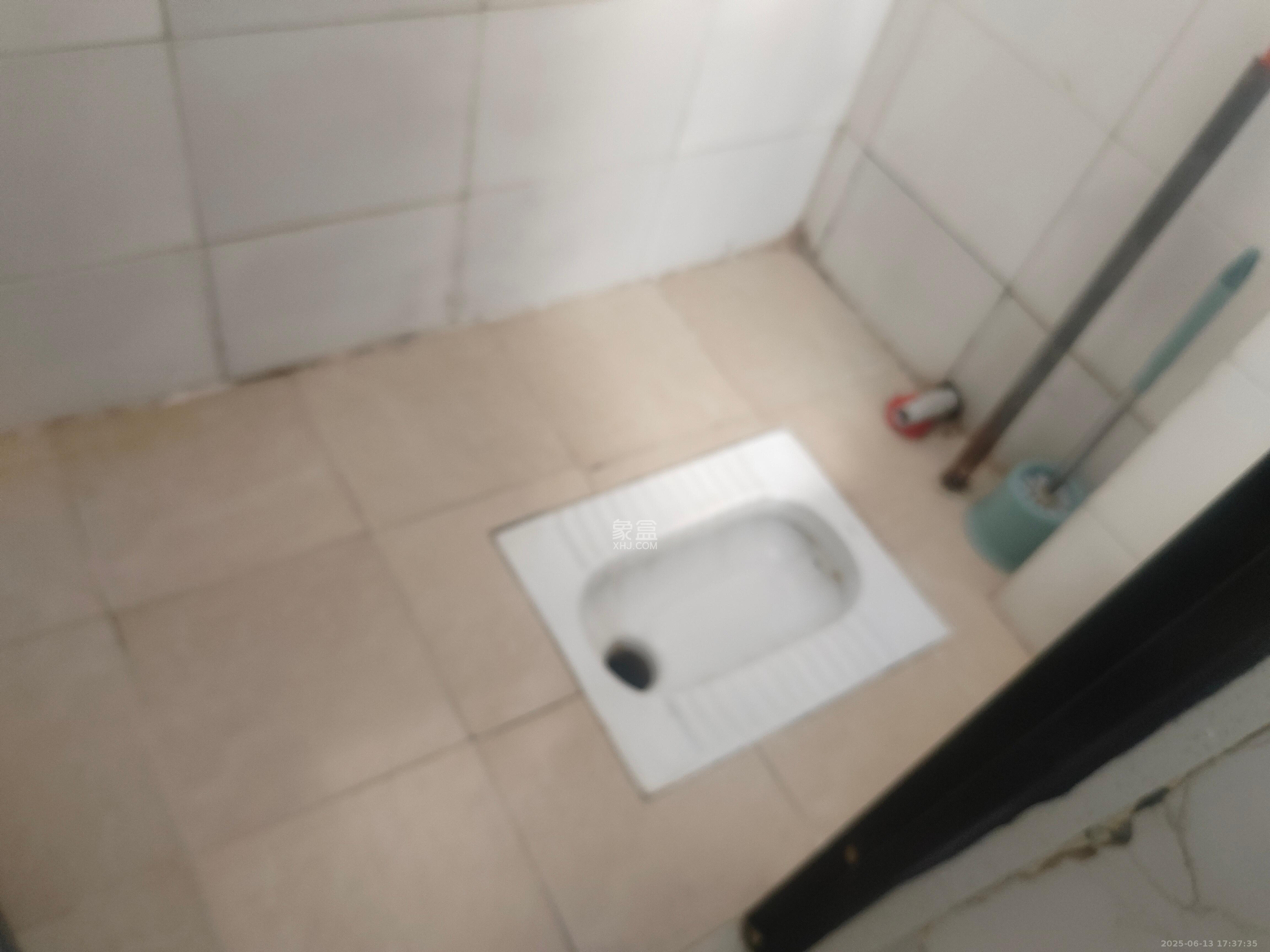 振业小区  1室1厅1卫   1300.00元/月室内图