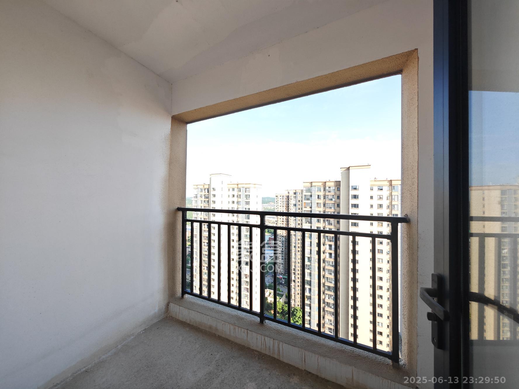 中建嘉和城  1室0厅0卫   85.00万其他