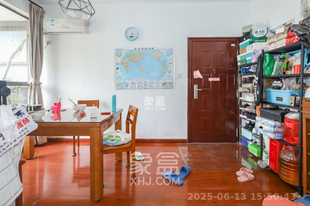 旭辉藏郡(藏郡、旭湘华府) 4室2厅2卫 3500.0元/月 旭辉藏郡(藏郡、旭湘华府) 4室2厅2卫 3500.0元/月室内图