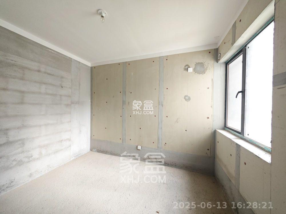 长房岭秀时代  3室2厅2卫   1200.00元/月室内图