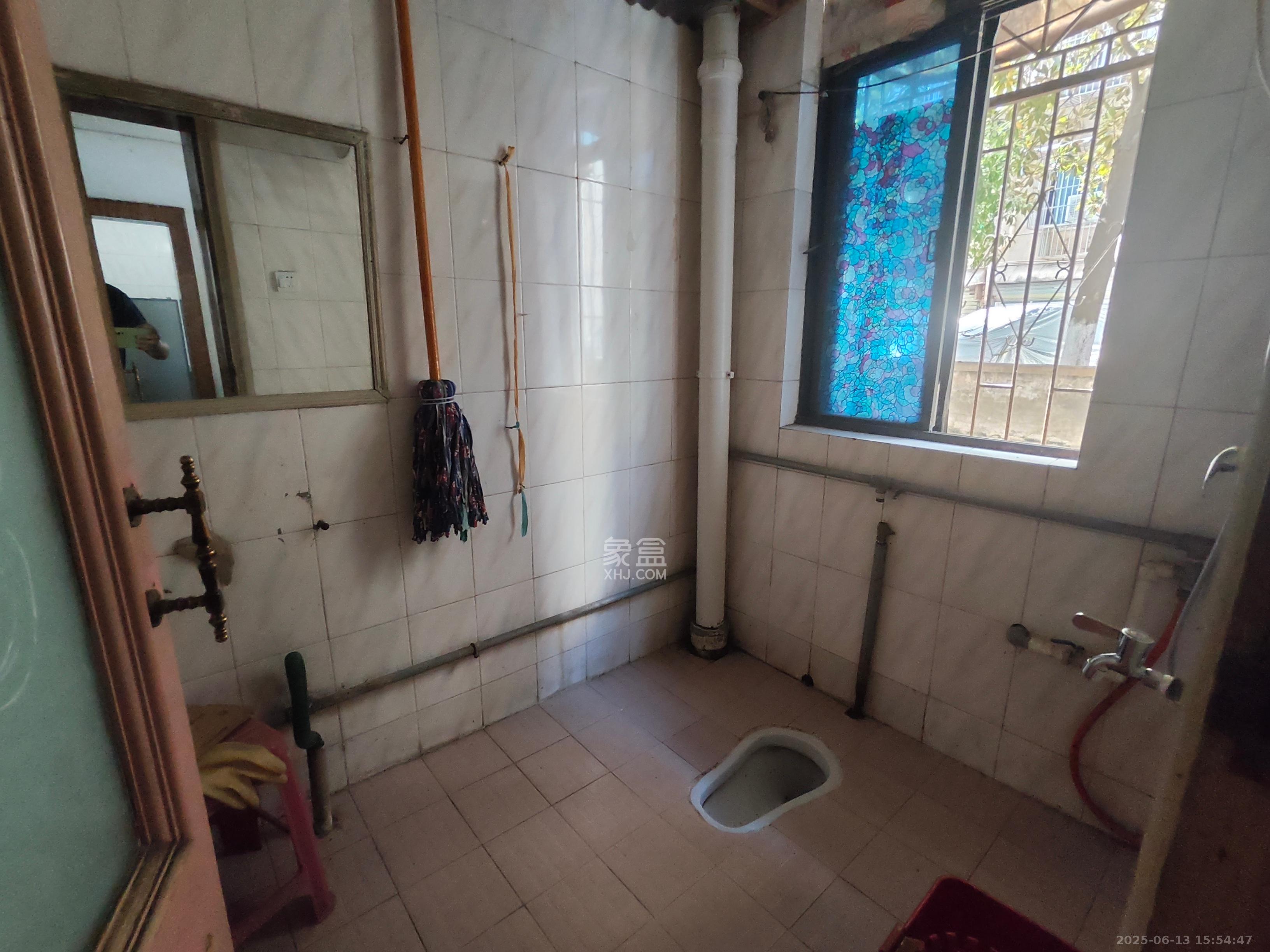 长鑫美树园 2室1厅1卫 1300.0元/月 长鑫美树园 2室1厅1卫 1300.0元/月室内图