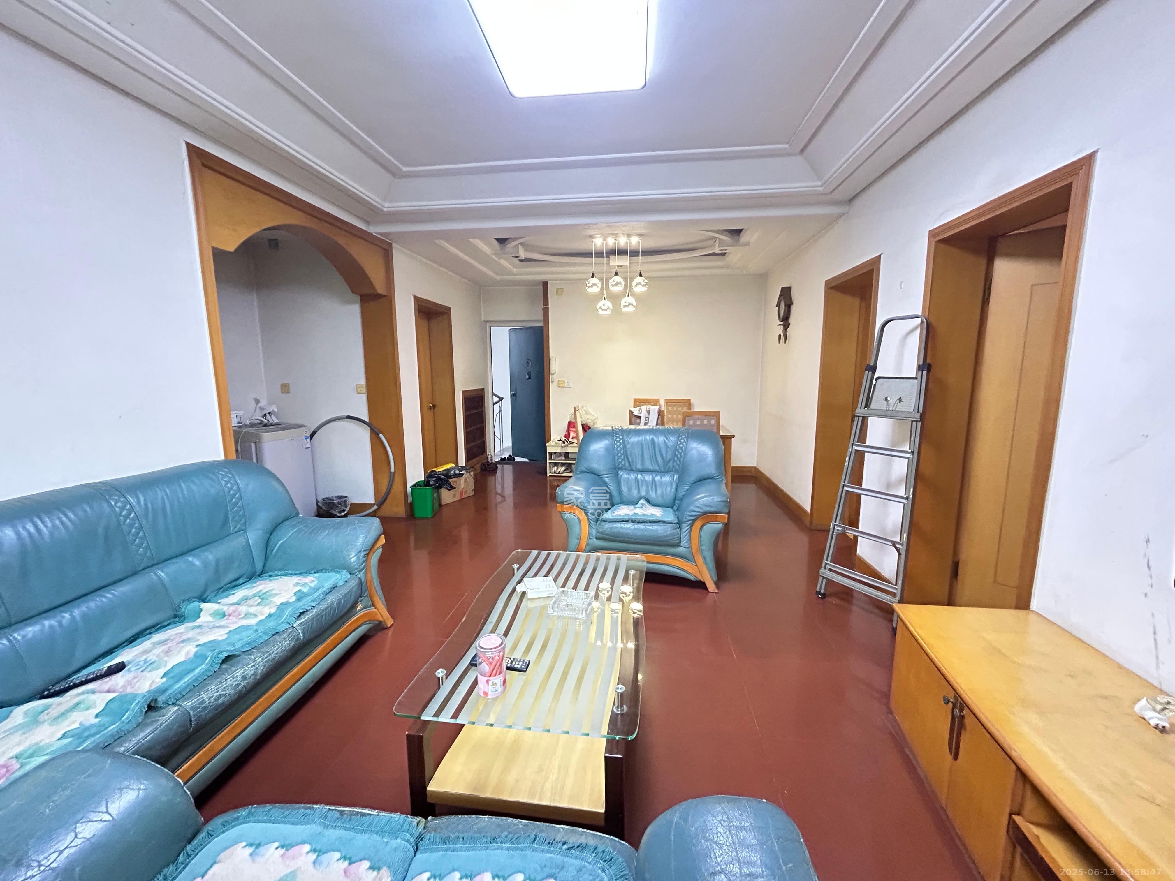 航天大院  3室2厅1卫   1900.00元/月室内图