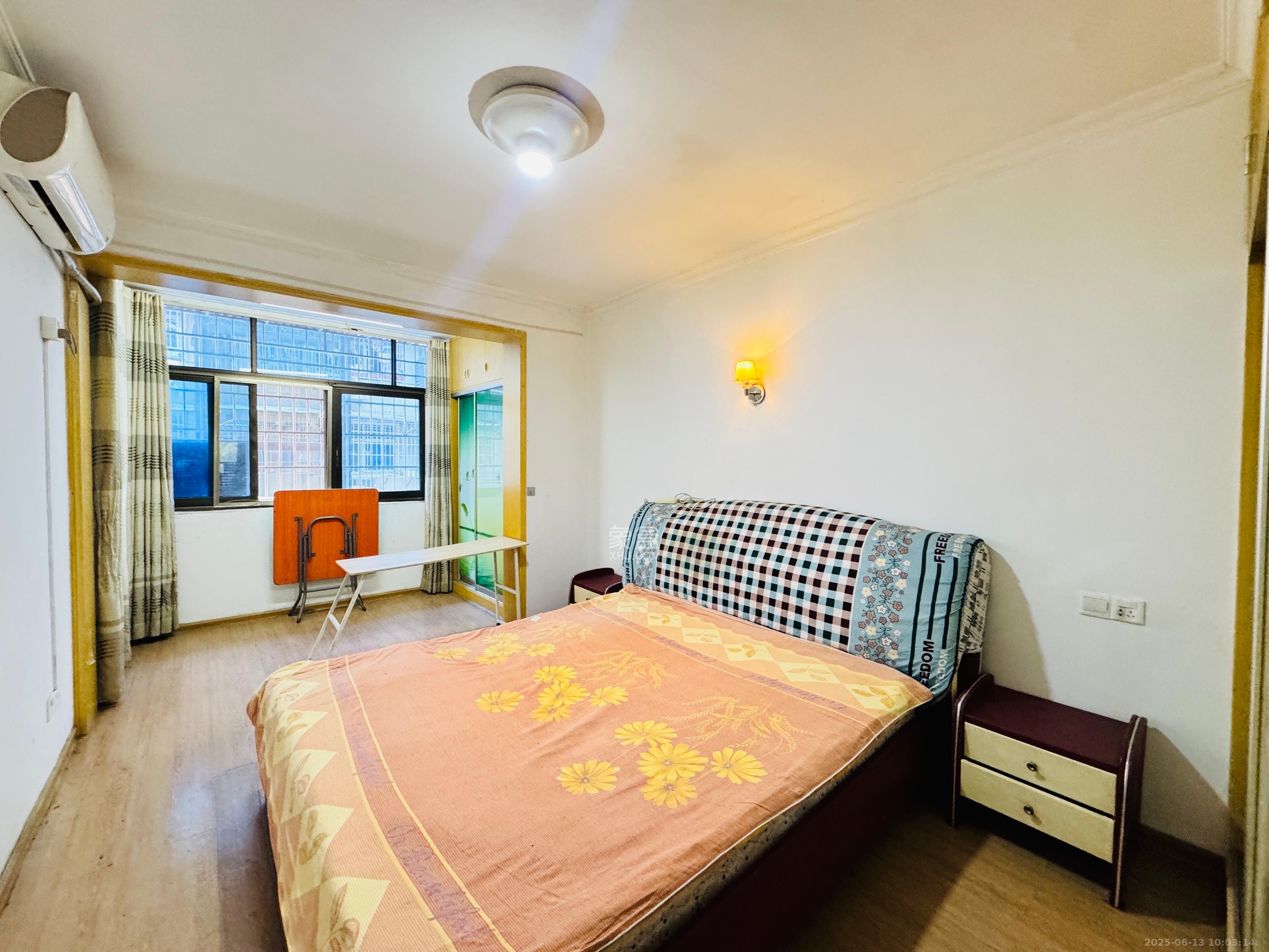 向家湾社区(含富湘公寓) 2室1厅1卫 2100.0元/月 向家湾社区(含富湘公寓) 2室1厅1卫 2100.0元/月室内图