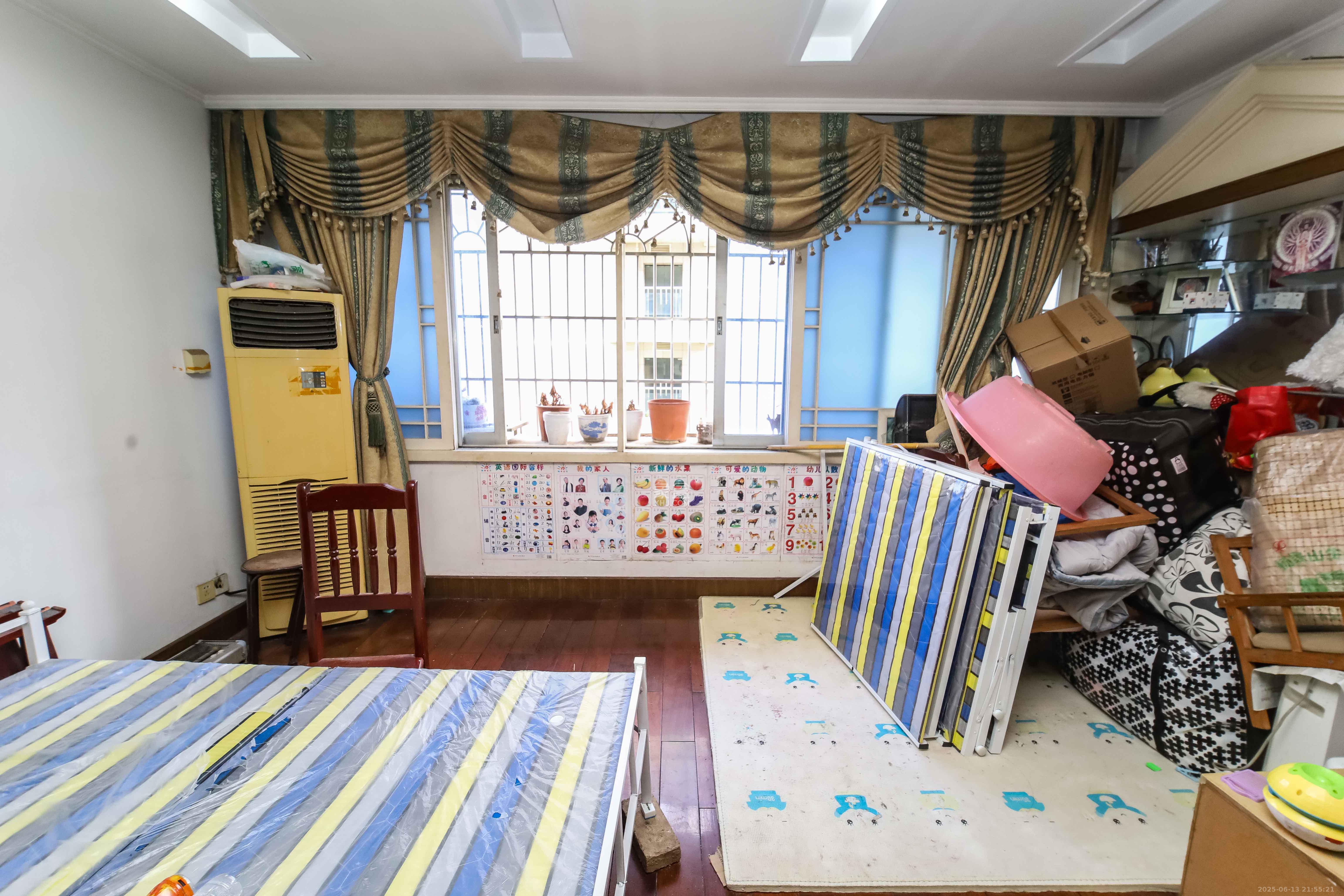 众立小区  3室2厅2卫   98.00万阳台