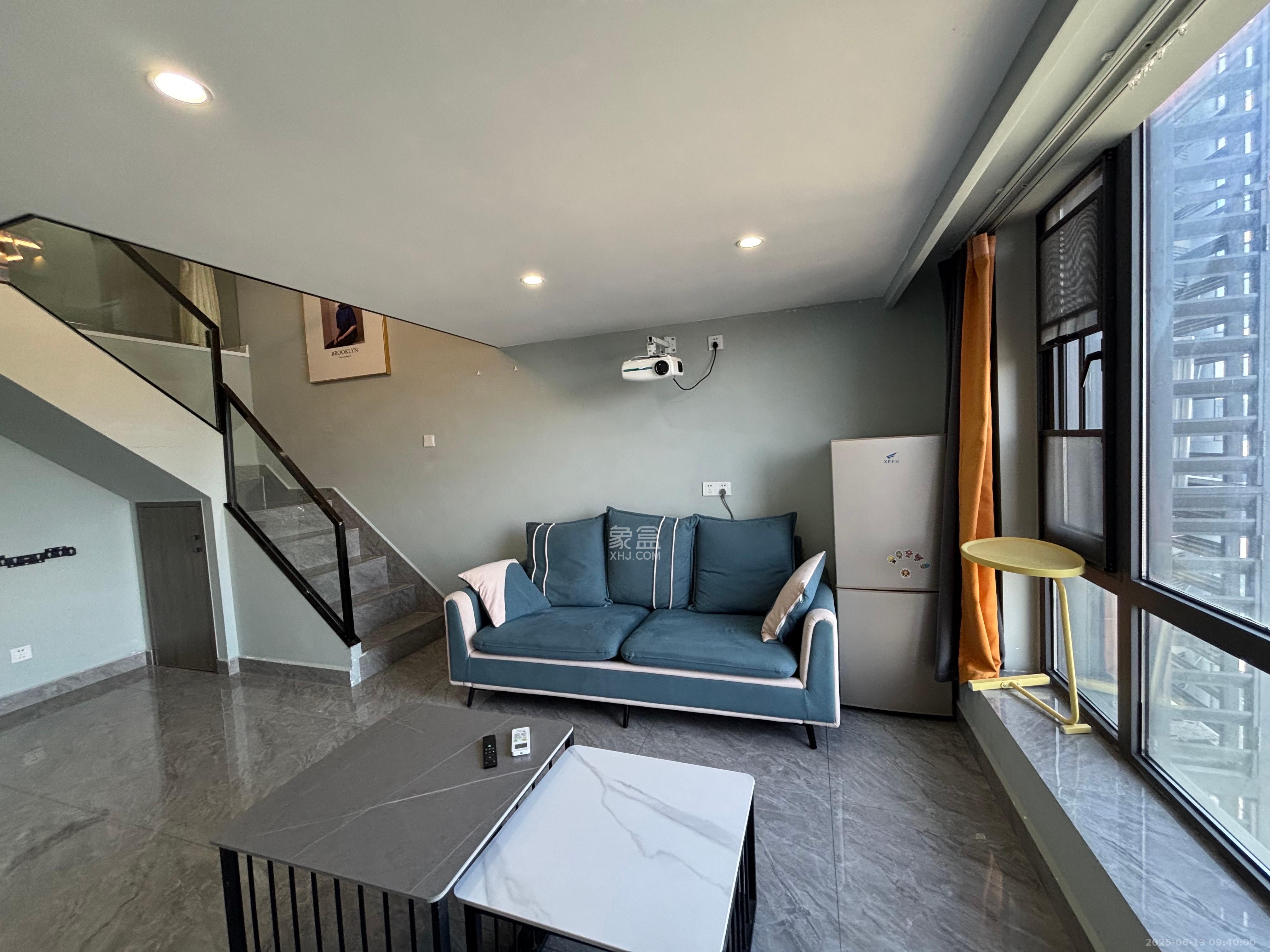 藏珑湖上公馆 2室1厅1卫 2700.0元/月 藏珑湖上公馆 2室1厅1卫 2700.0元/月室内图