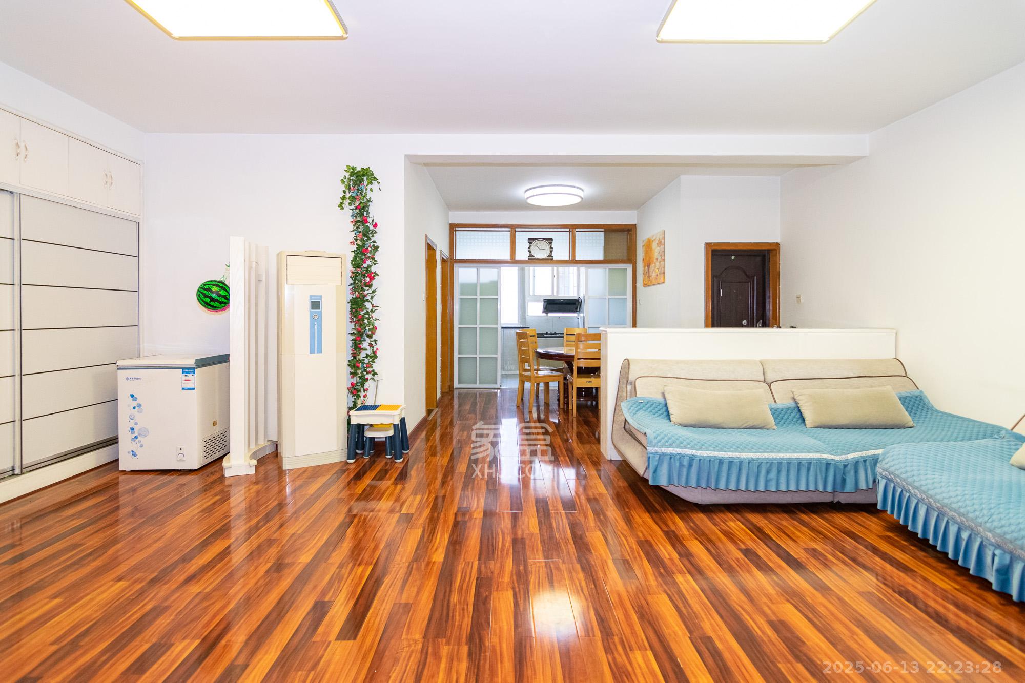 中南村(一二三村)  3室2厅2卫    55.0万 中南村(一二三村)  3室2厅2卫    55.0万