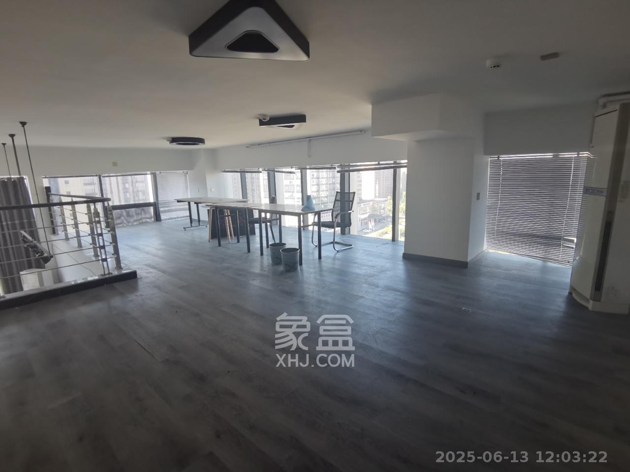 裕天国际商汇中心 1室1厅1卫 3200.0元/月 裕天国际商汇中心 1室1厅1卫 3200.0元/月室内图