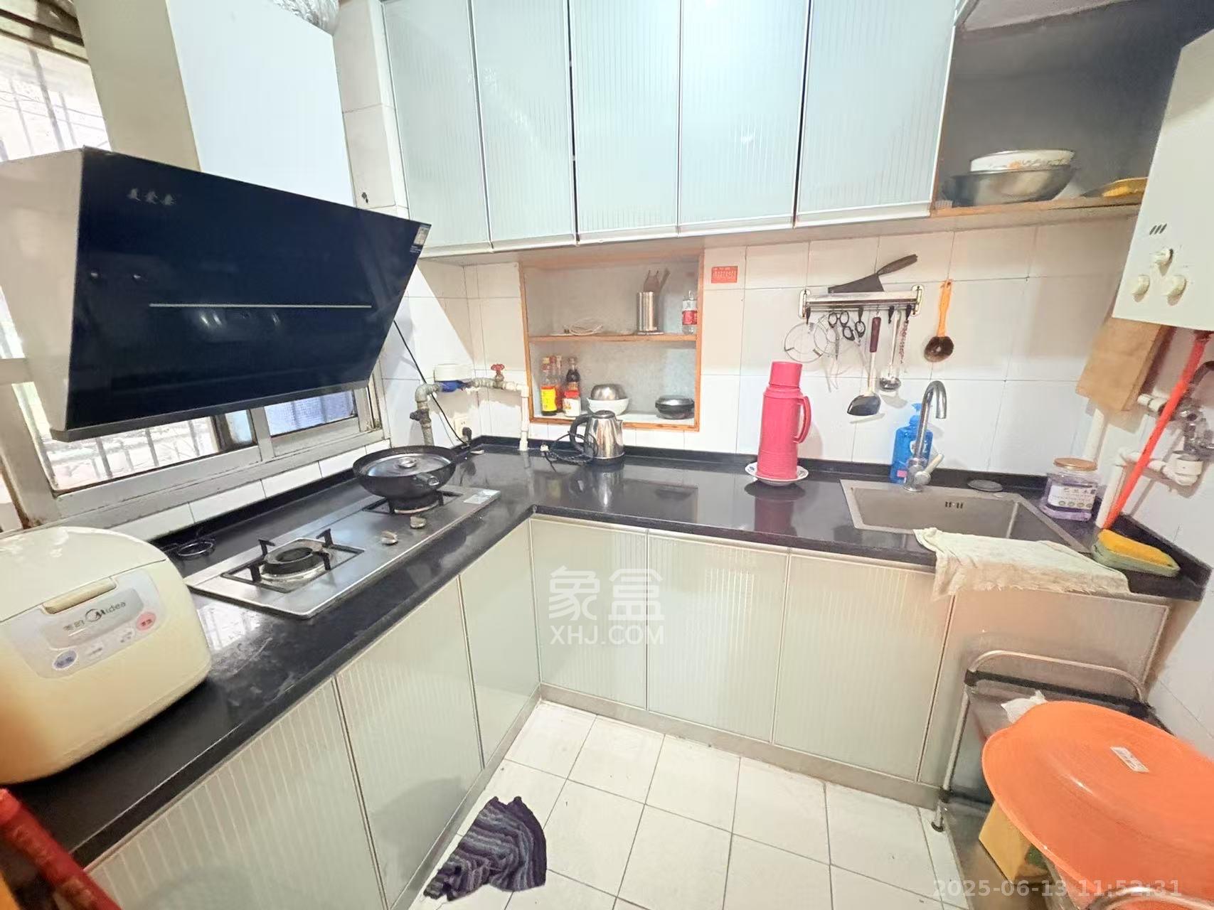 省人民医院宿舍(东文庙坪) 2室1厅1卫 1800.0元/月 省人民医院宿舍(东文庙坪) 2室1厅1卫 1800.0元/月室内图