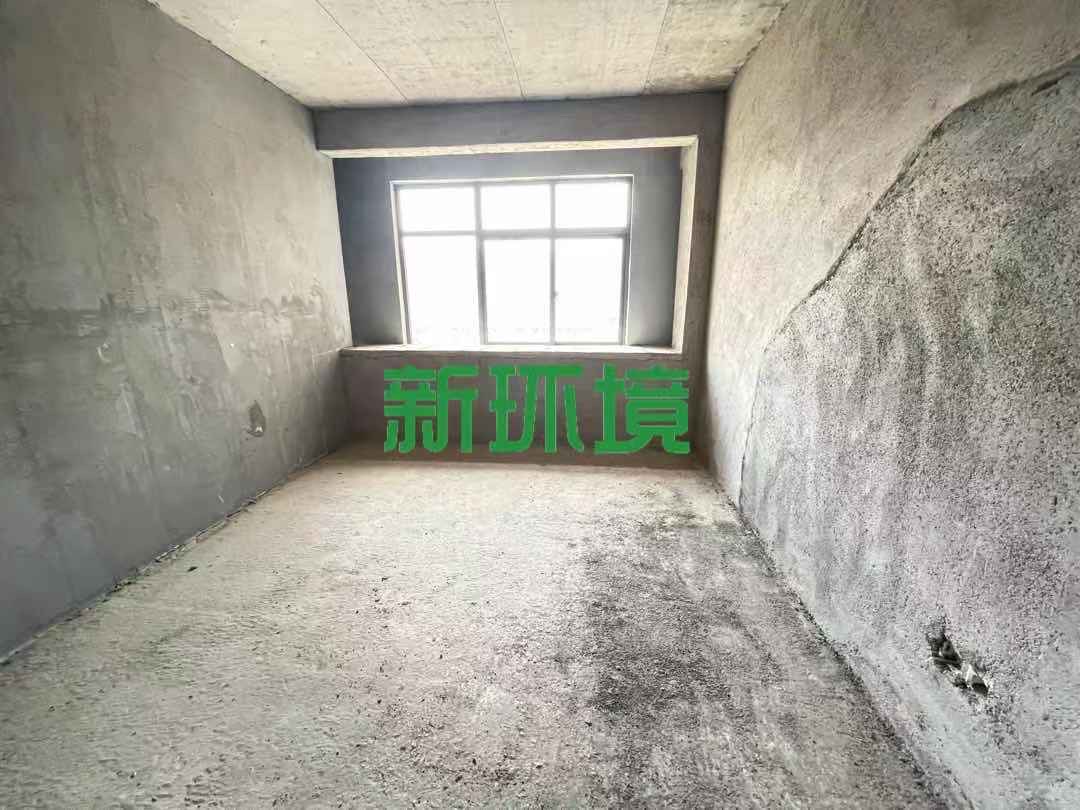 丽景天下二期  4室2厅2卫   91.80万客厅