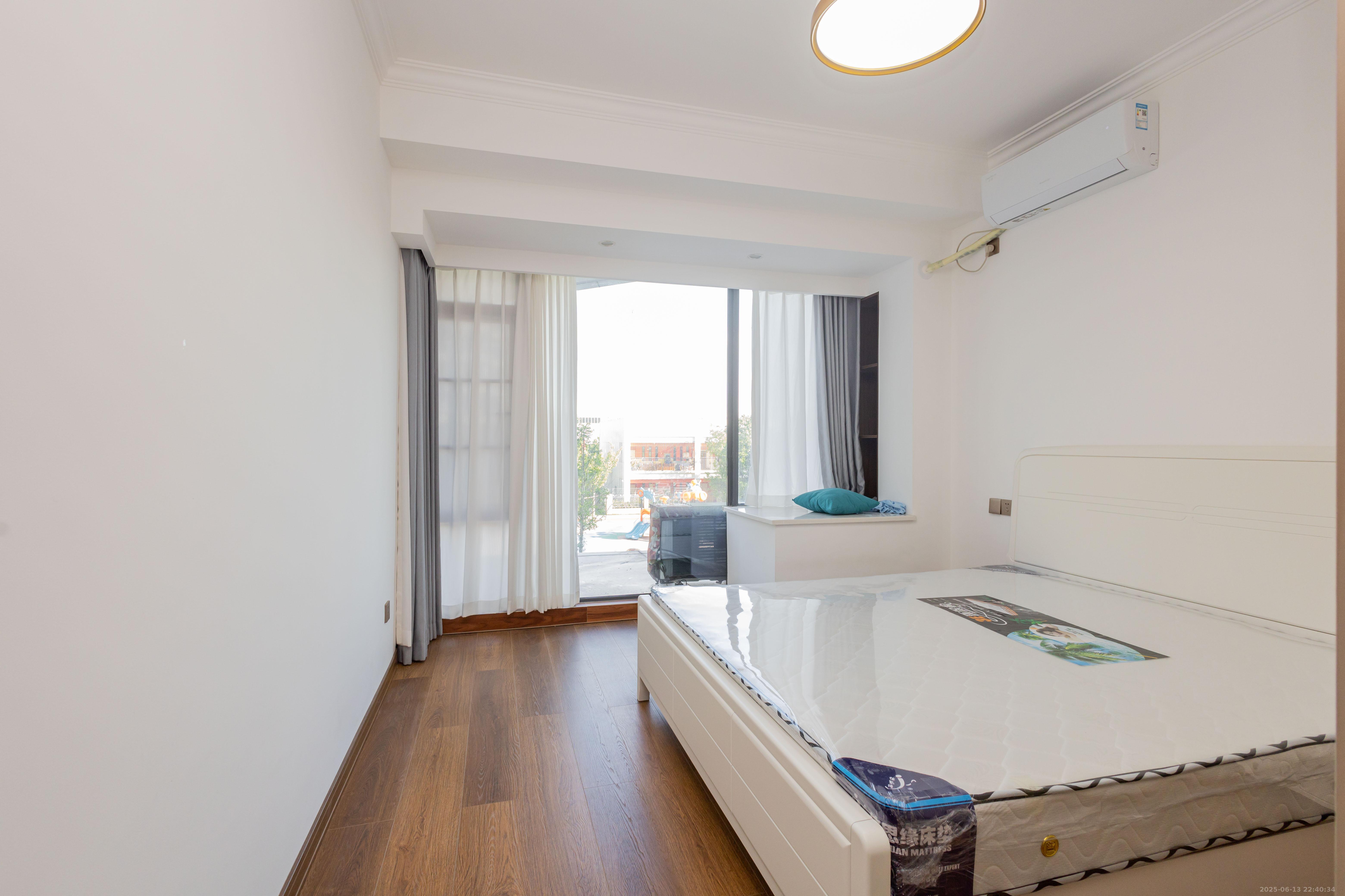 福天星中心(福天星雅苑)  4室2厅2卫    172.0万 福天星中心(福天星雅苑)  4室2厅2卫    172.0万卧室