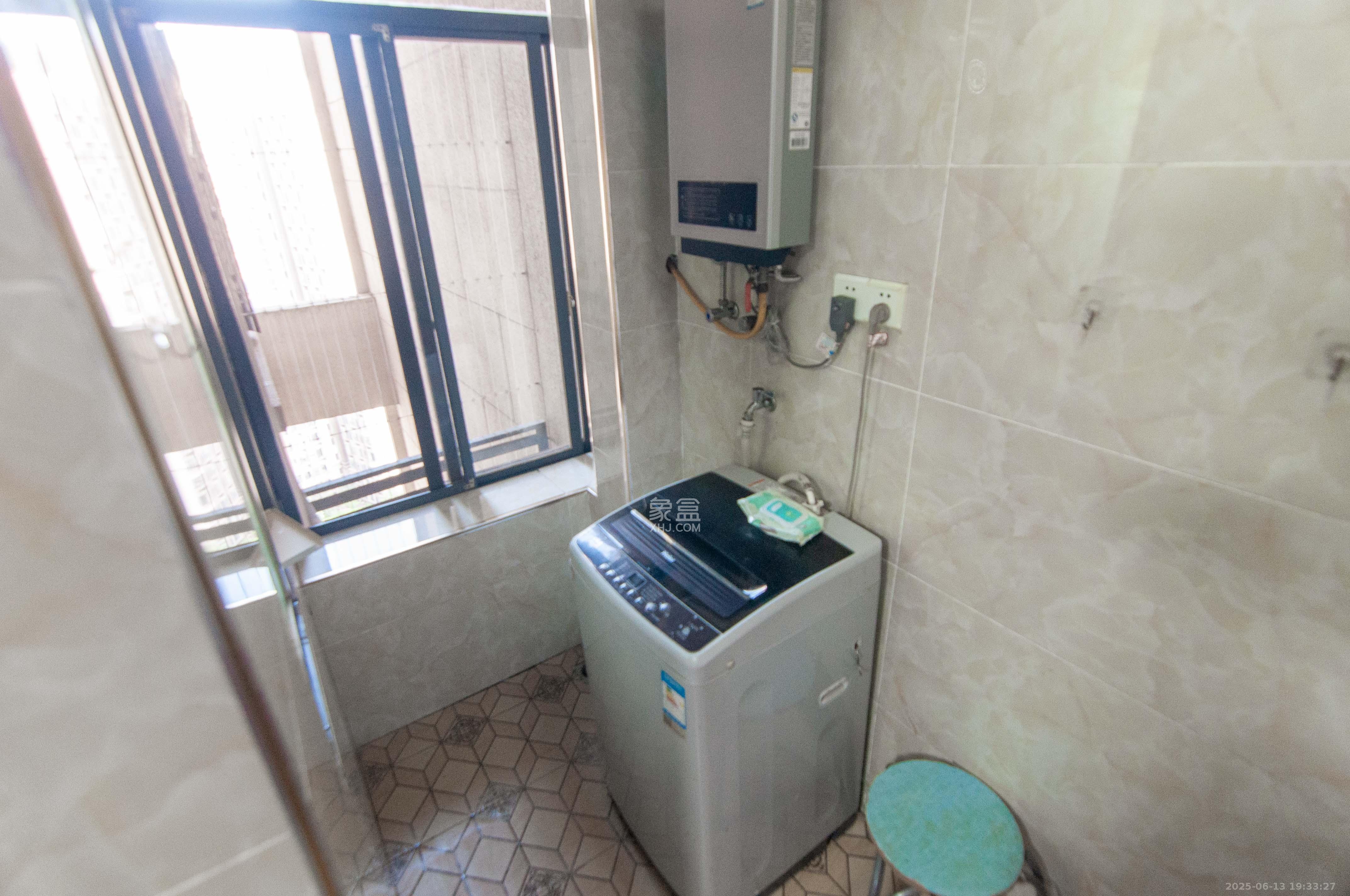 中海梅溪湖壹号  3室2厅1卫   140.00万其他