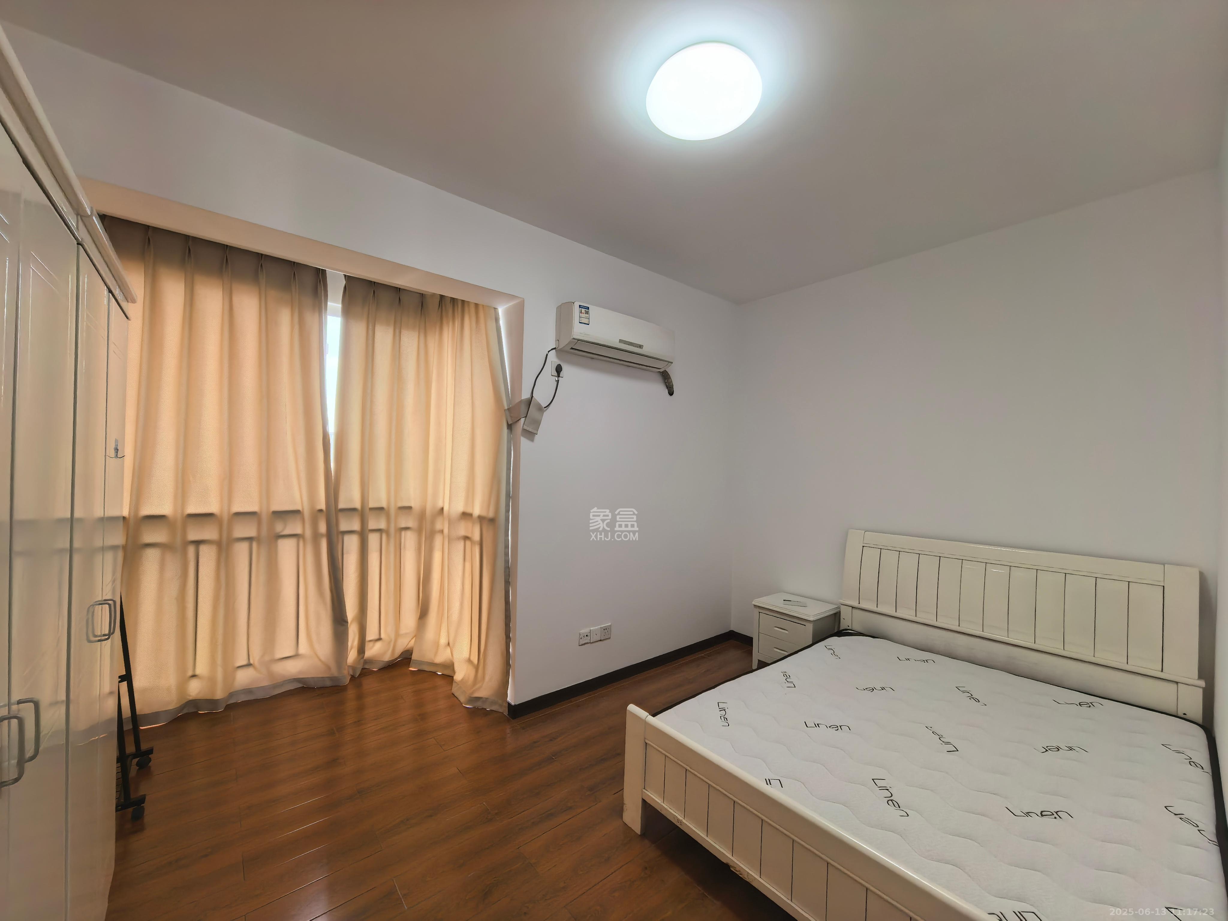 新楚天扶华庭 4室2厅2卫 3500.0元/月 新楚天扶华庭 4室2厅2卫 3500.0元/月室内图