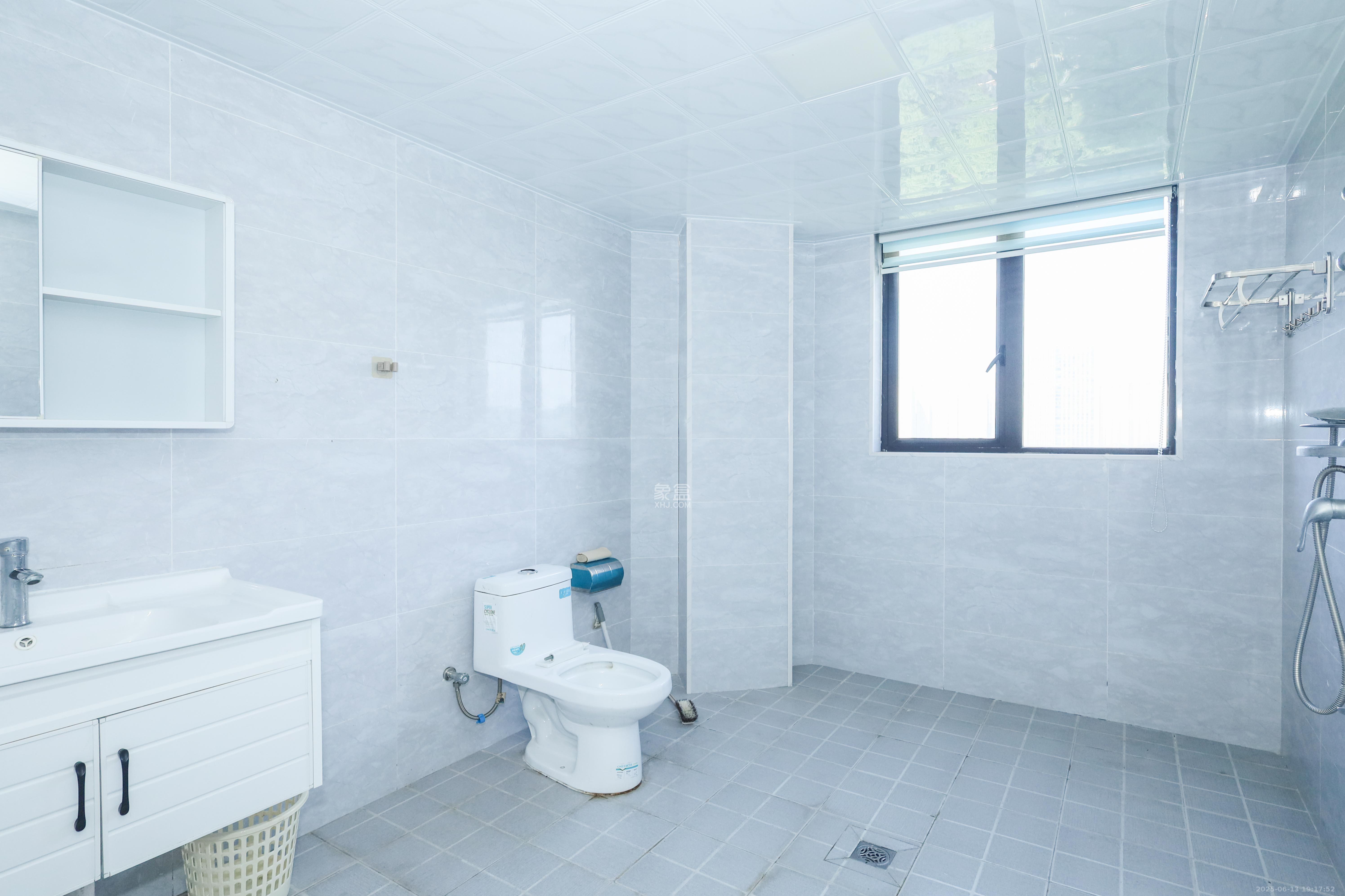 惠天然梅岭国际  4室2厅2卫    176.0万卫生间