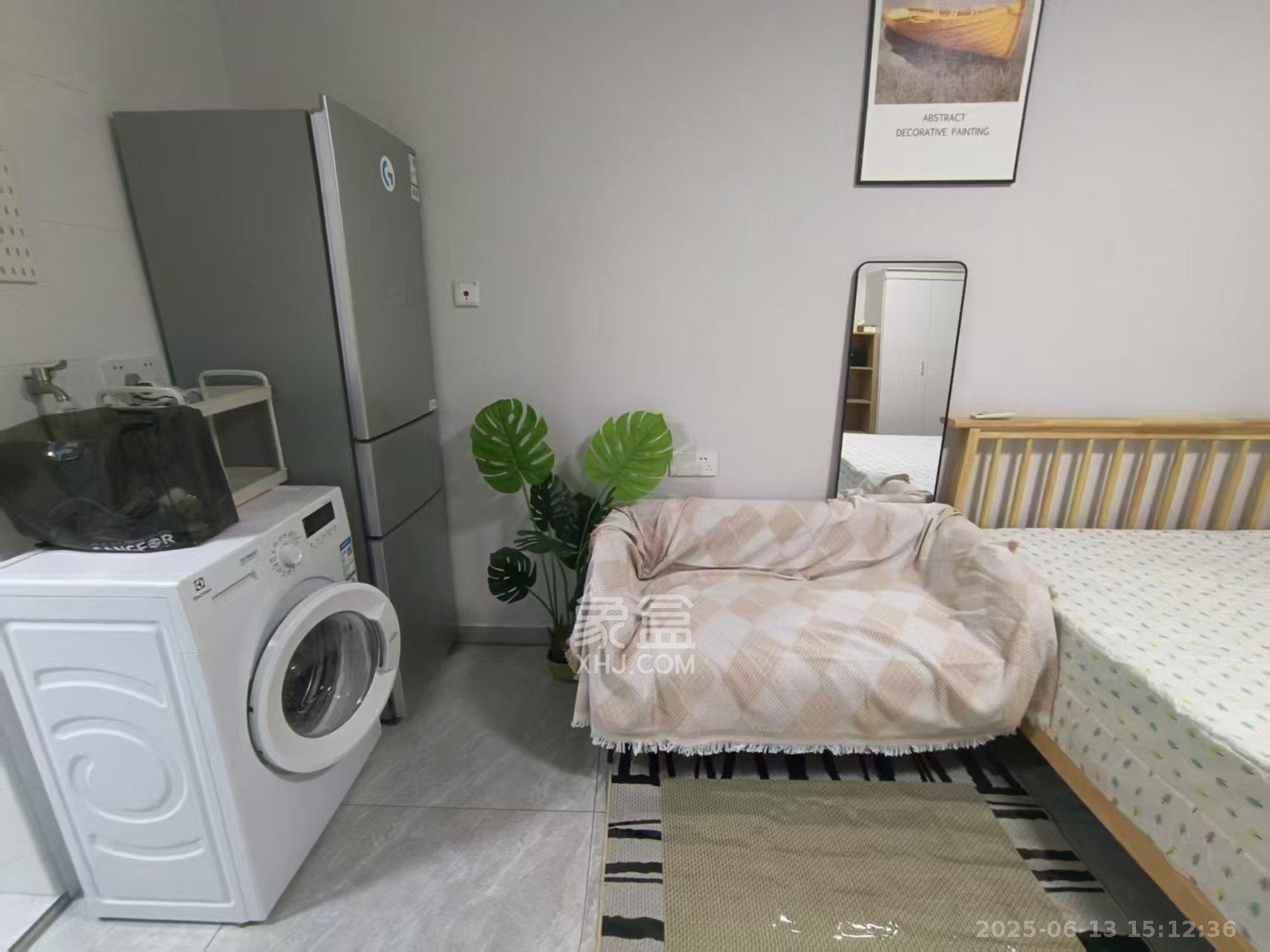 金辉优步花园  1室1厅1卫    1600.0元/月室内图