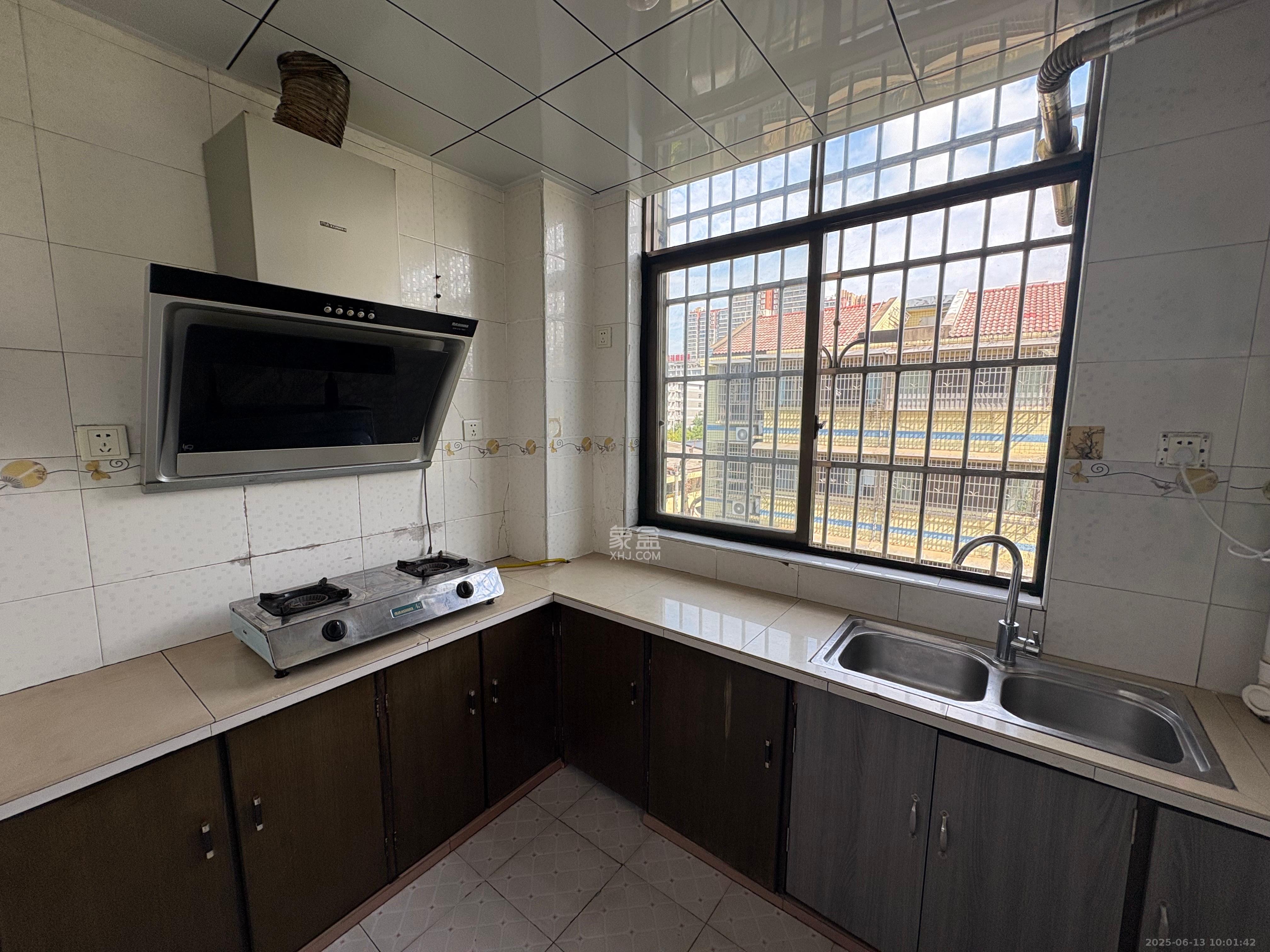 兴联小区 2室2厅1卫 1600.0元/月 兴联小区 2室2厅1卫 1600.0元/月室内图