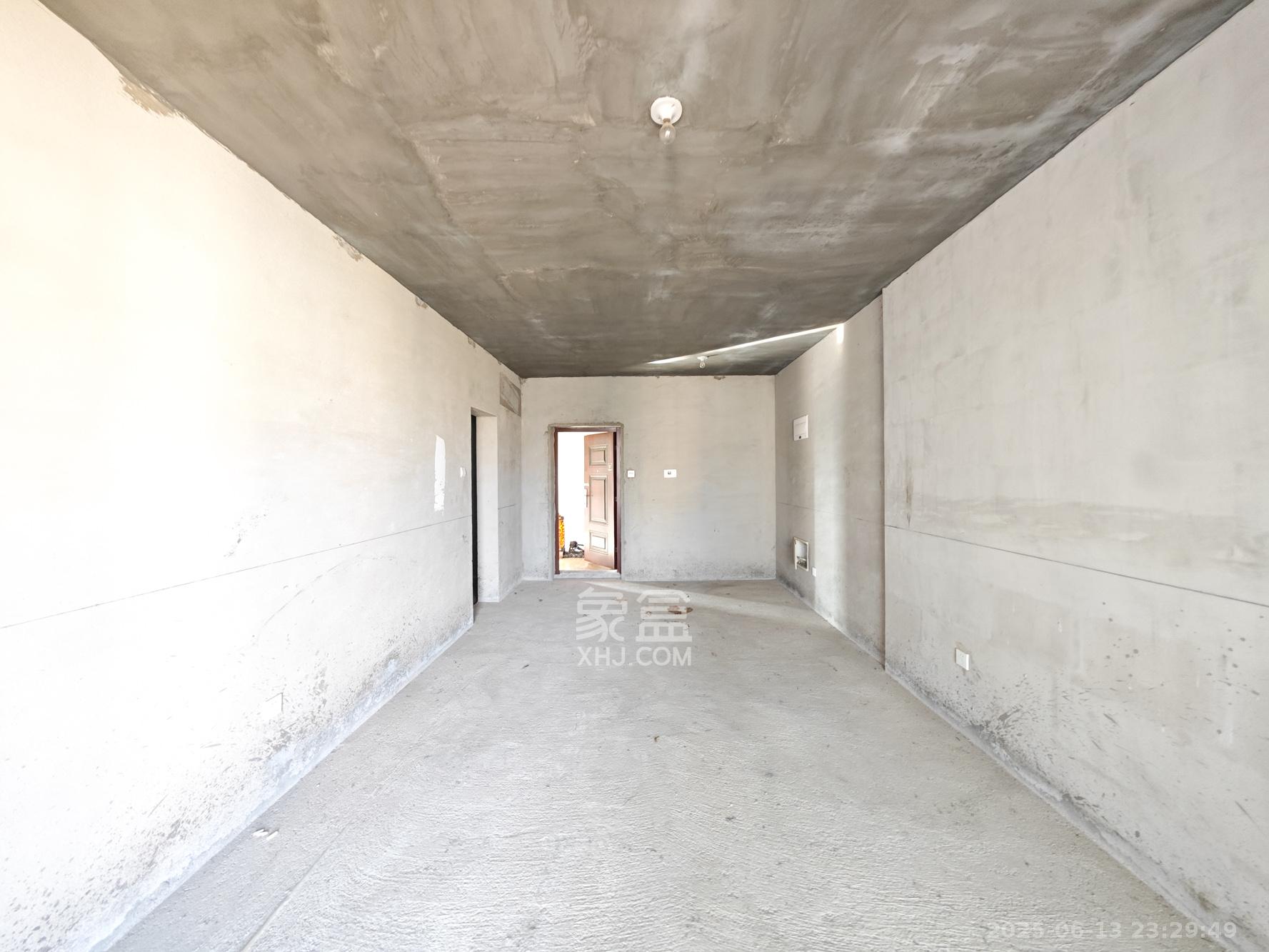 中建嘉和城  1室0厅0卫   85.00万客厅