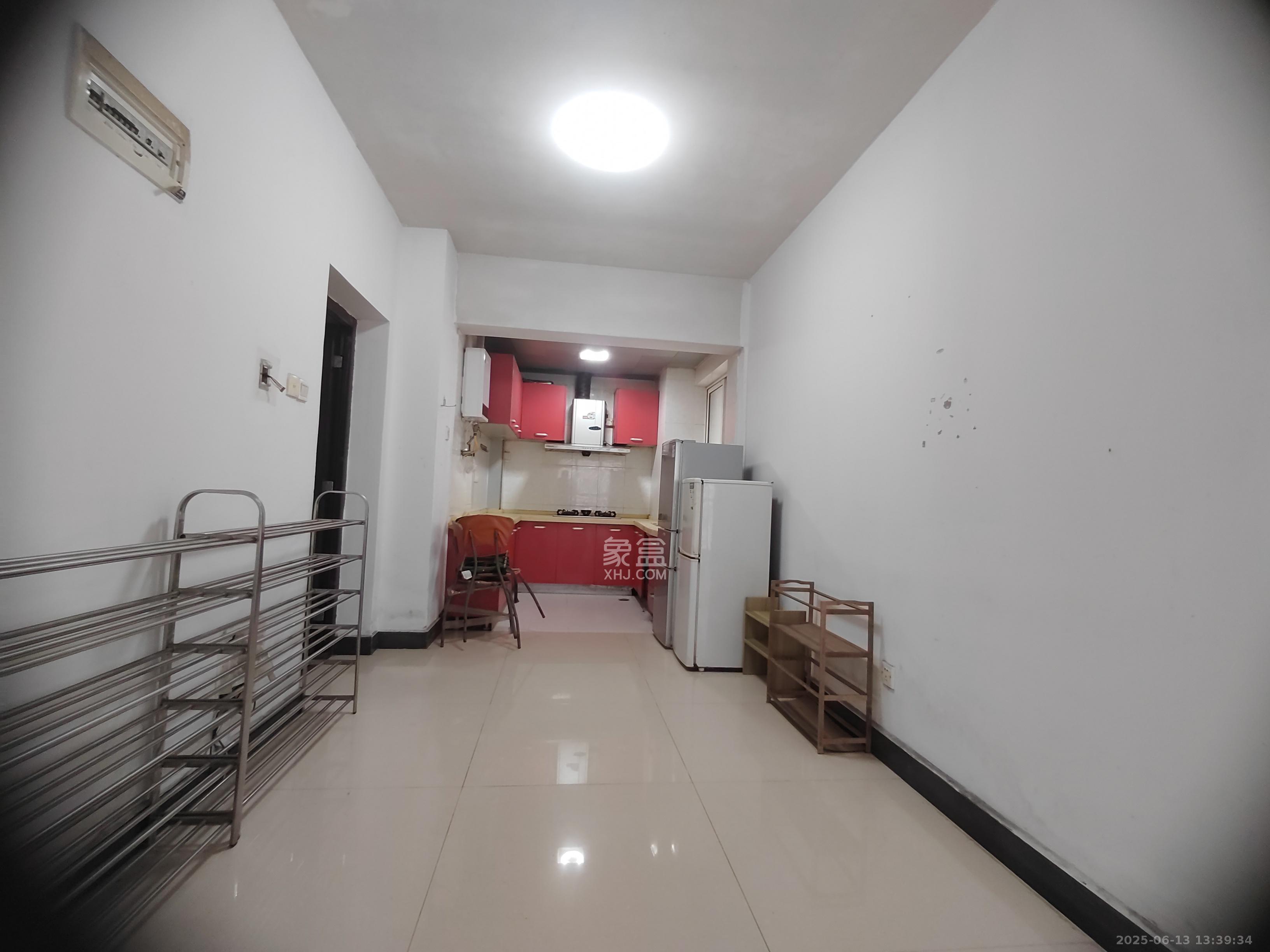 佳美星城  3室2厅1卫    1600.0元/月 佳美星城  3室2厅1卫    1600.0元/月室内图