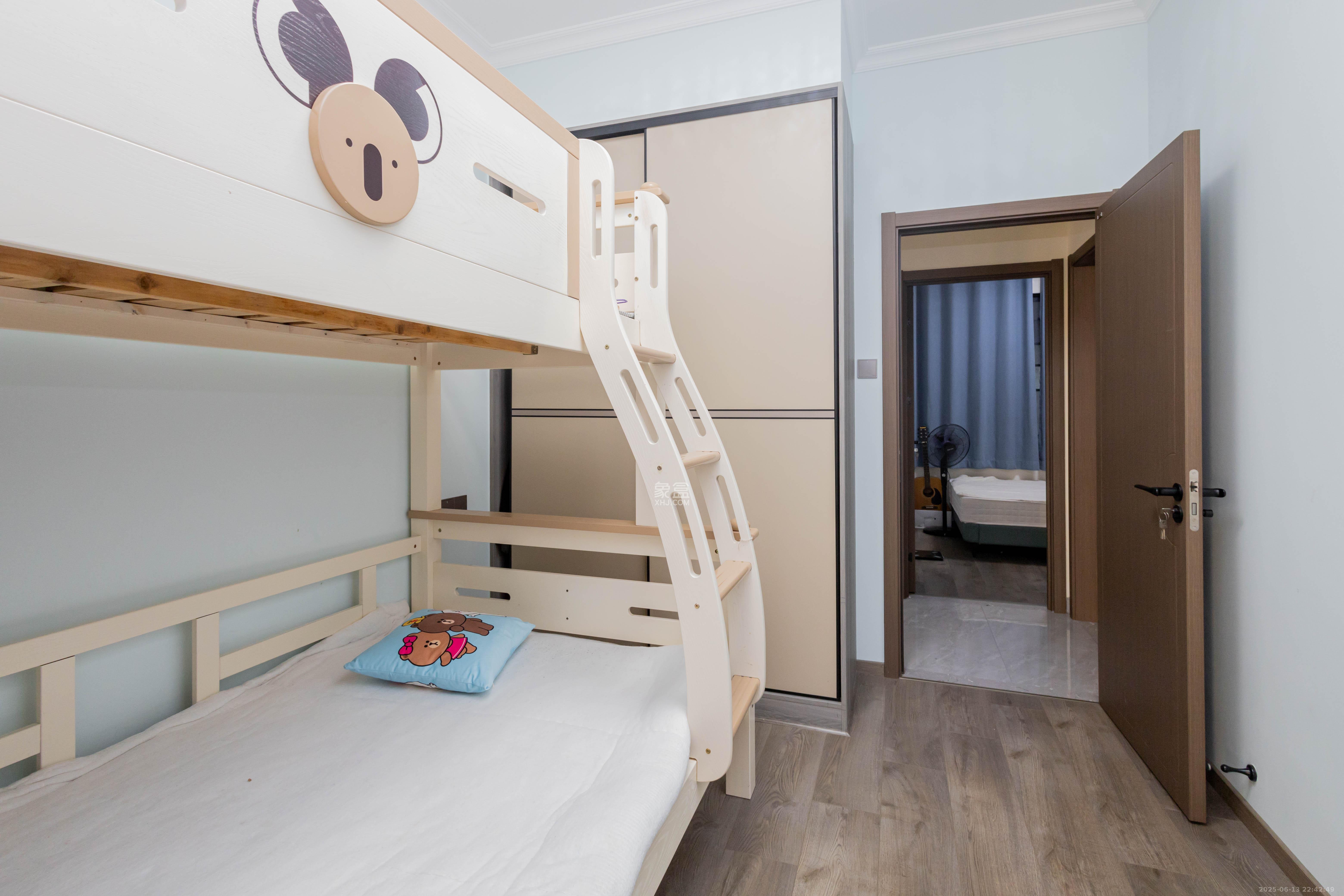 旭辉汇樾城 3室2厅1卫 105.0万 旭辉汇樾城 3室2厅1卫 105.0万卧室